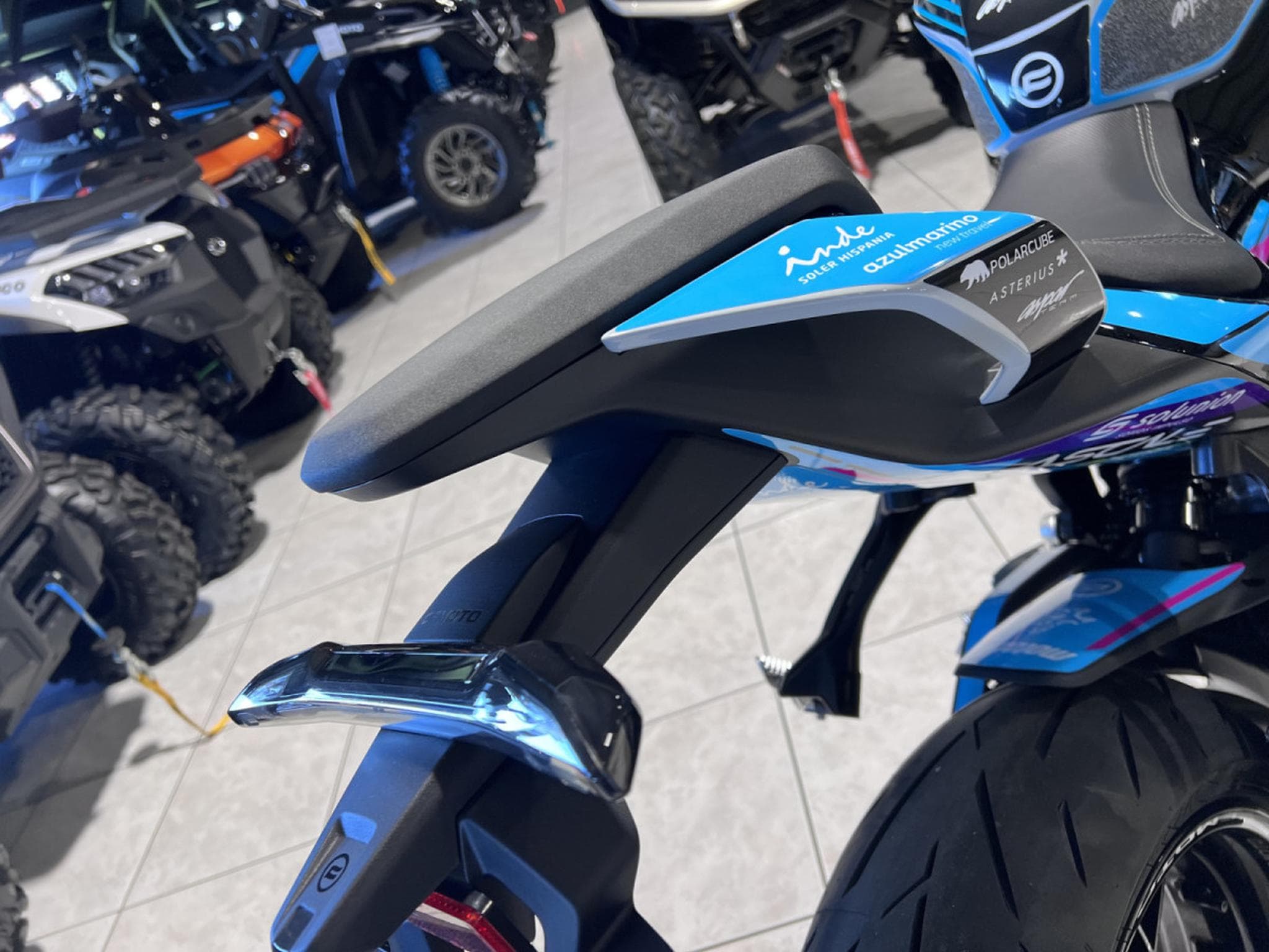 CF Moto 675 SR-R Replica (2026) - Foto 5