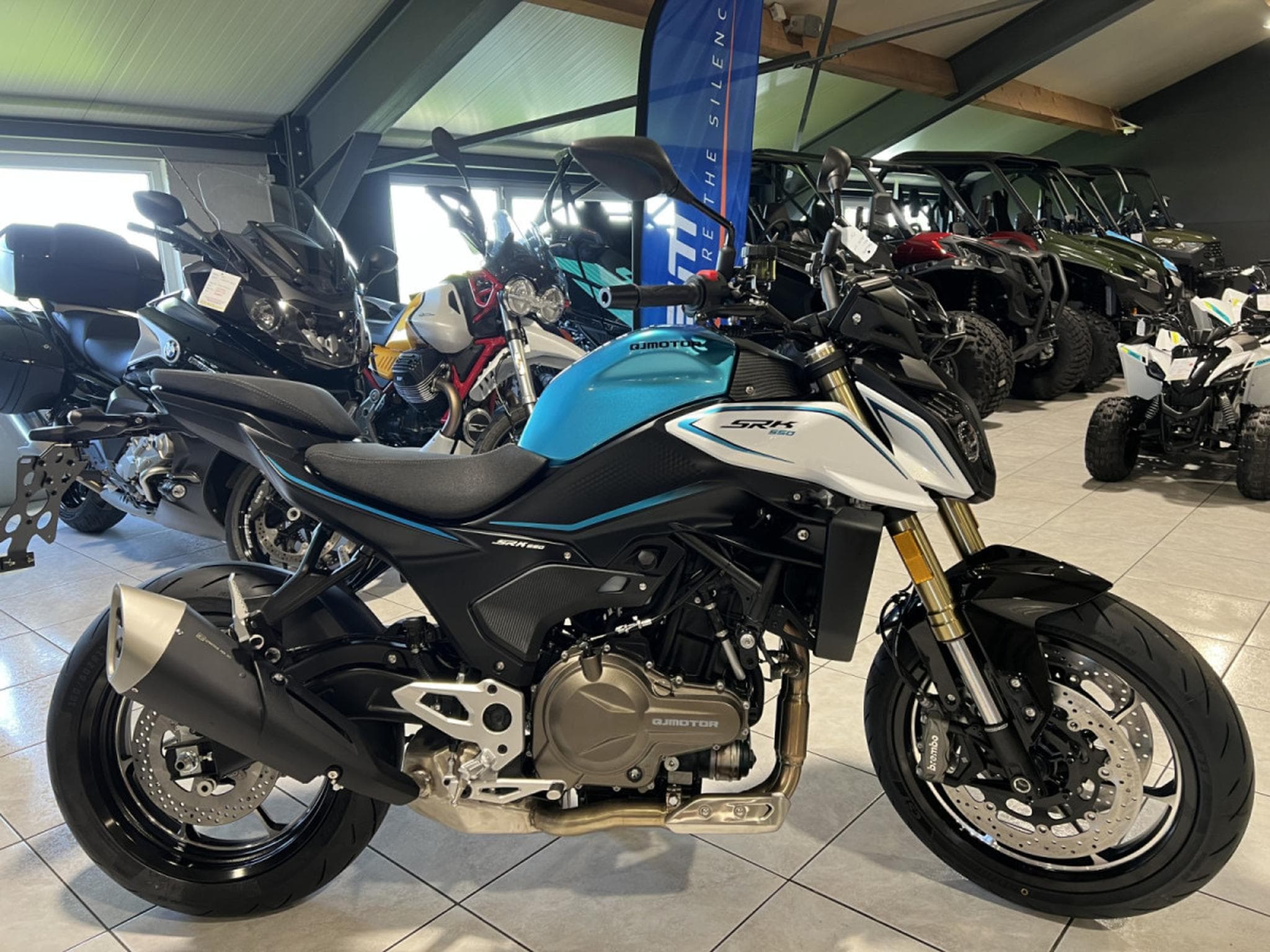 QJmotor SRK 550 (2026) - Foto 1