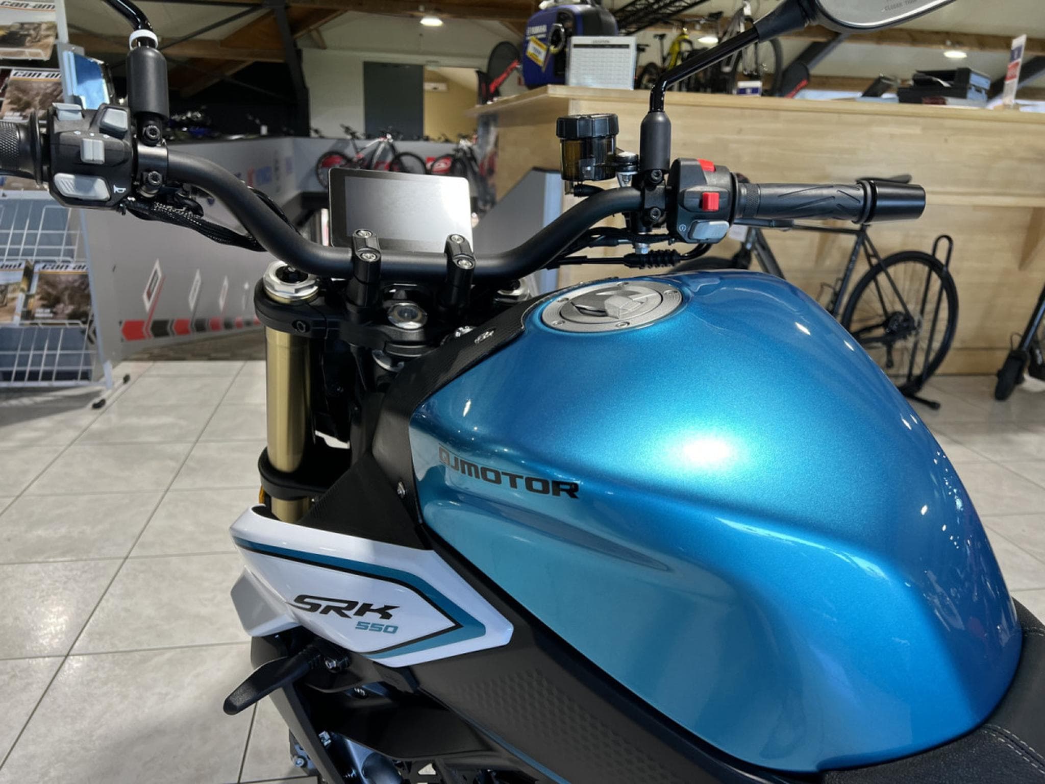 QJmotor SRK 550 (2026) - Foto 6