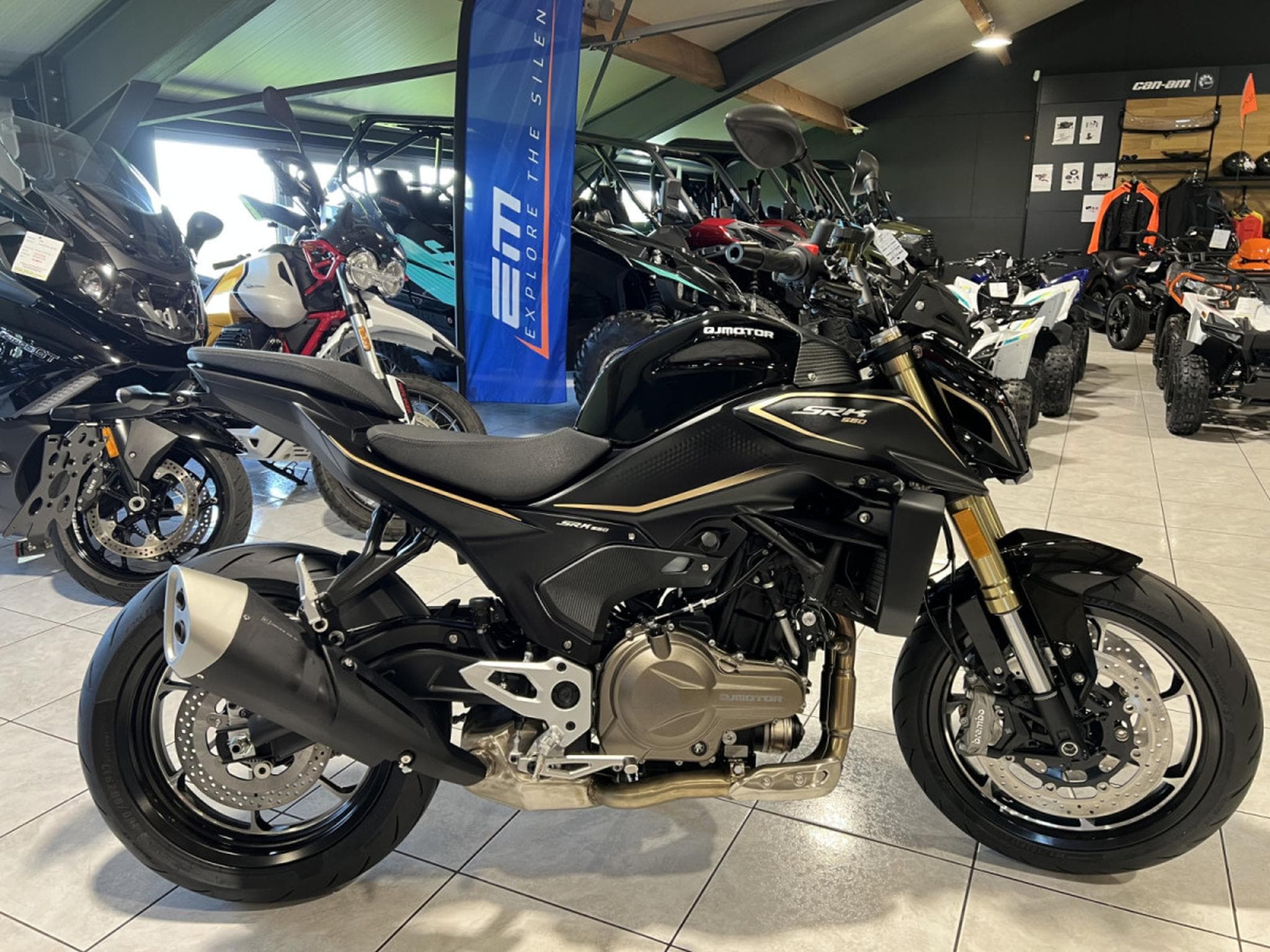QJmotor SRK 550 (2026) - Foto 3