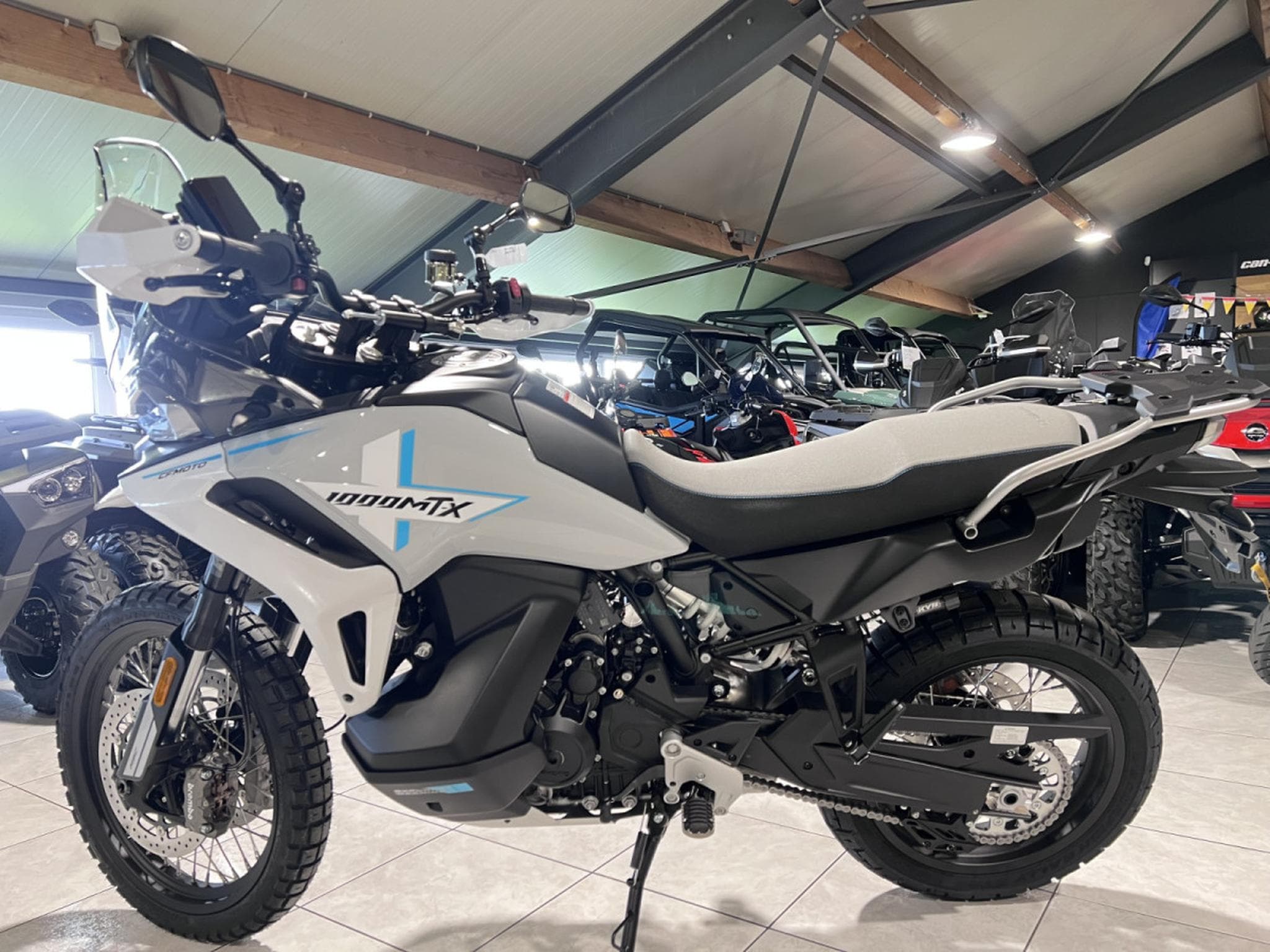 CF Moto 1000 MT-X (2026) - Foto 4