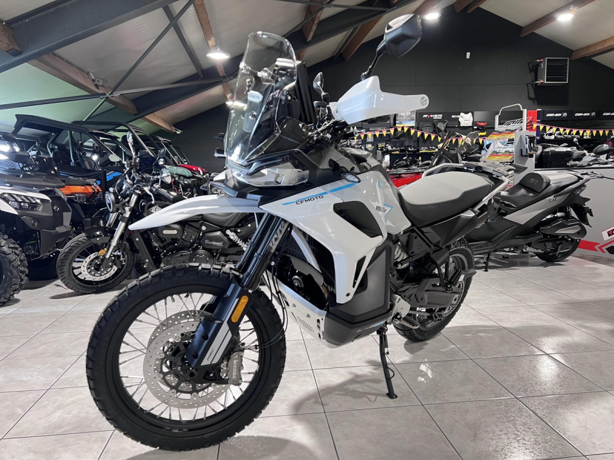 CF Moto 1000 MT-X (2026) - Foto 2