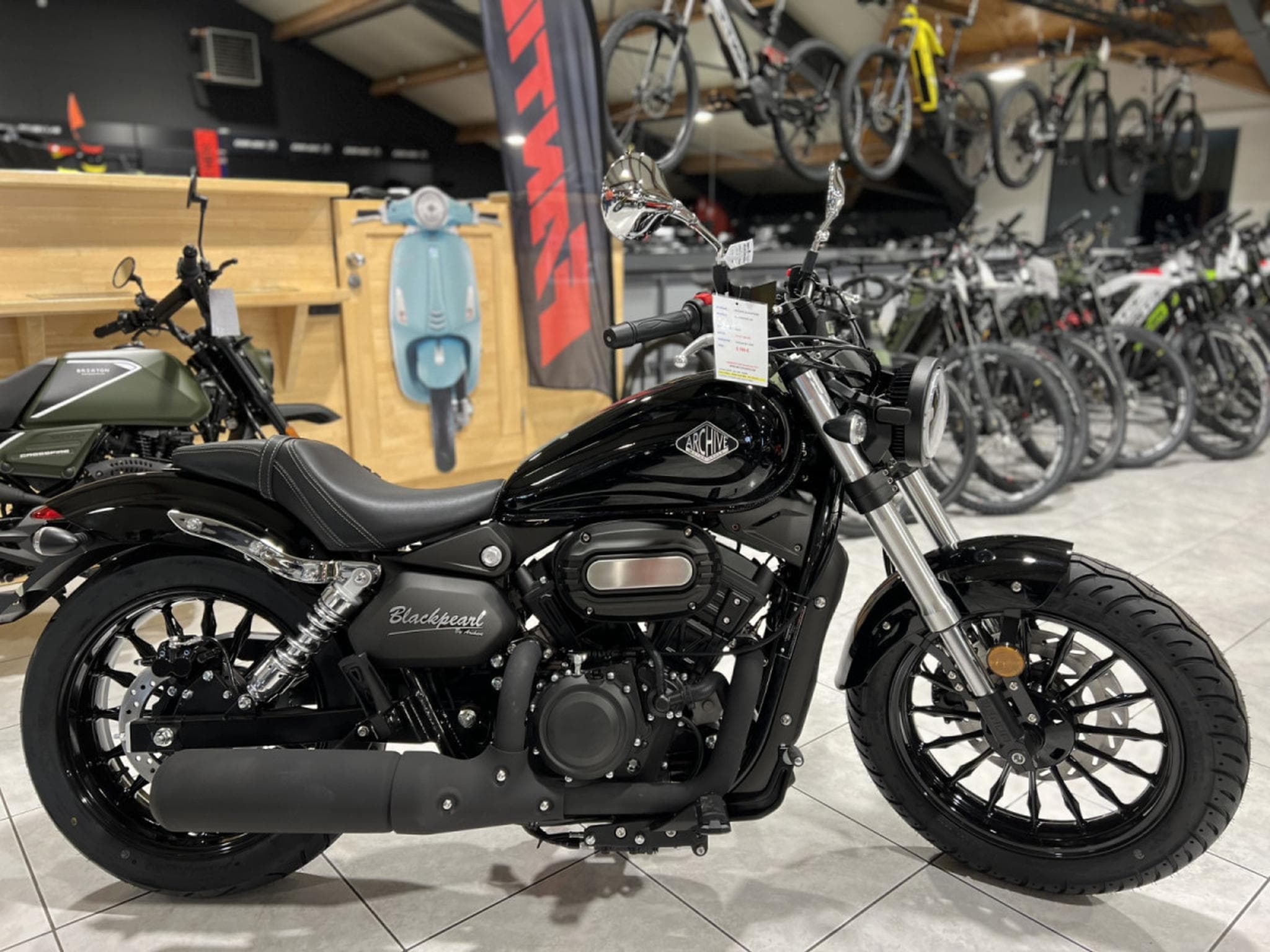 Archive Motorcycle Custom 125 Black Pearl (2026) - Foto 1