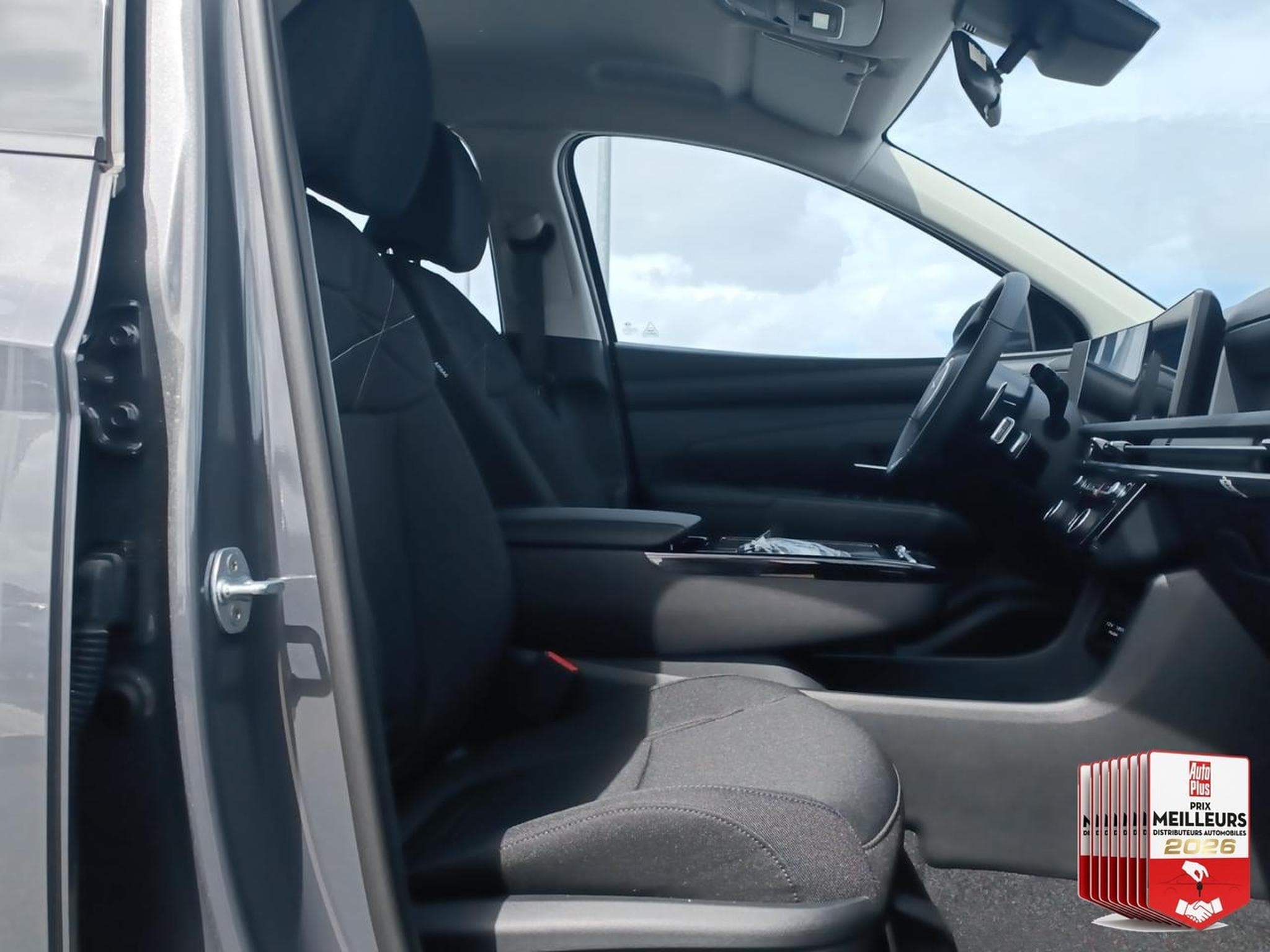 Hyundai TUCSON 1.6 T-GDI 239 HYBRID INTUITIVE (2026) - Photo 31