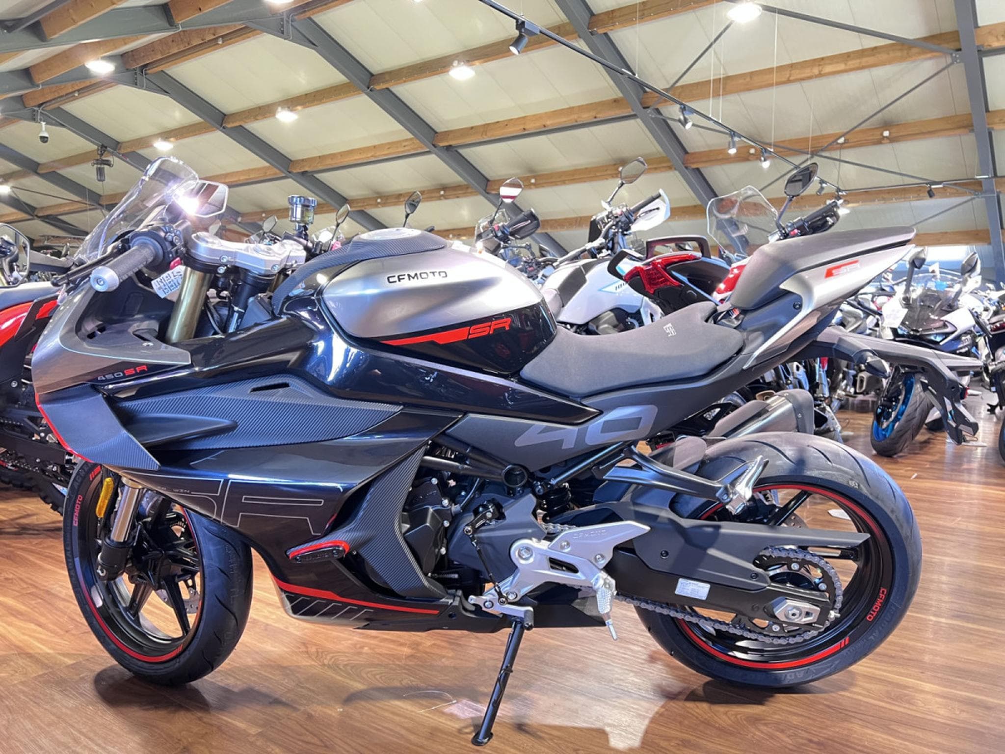 CF Moto SR (2026) - Foto 4