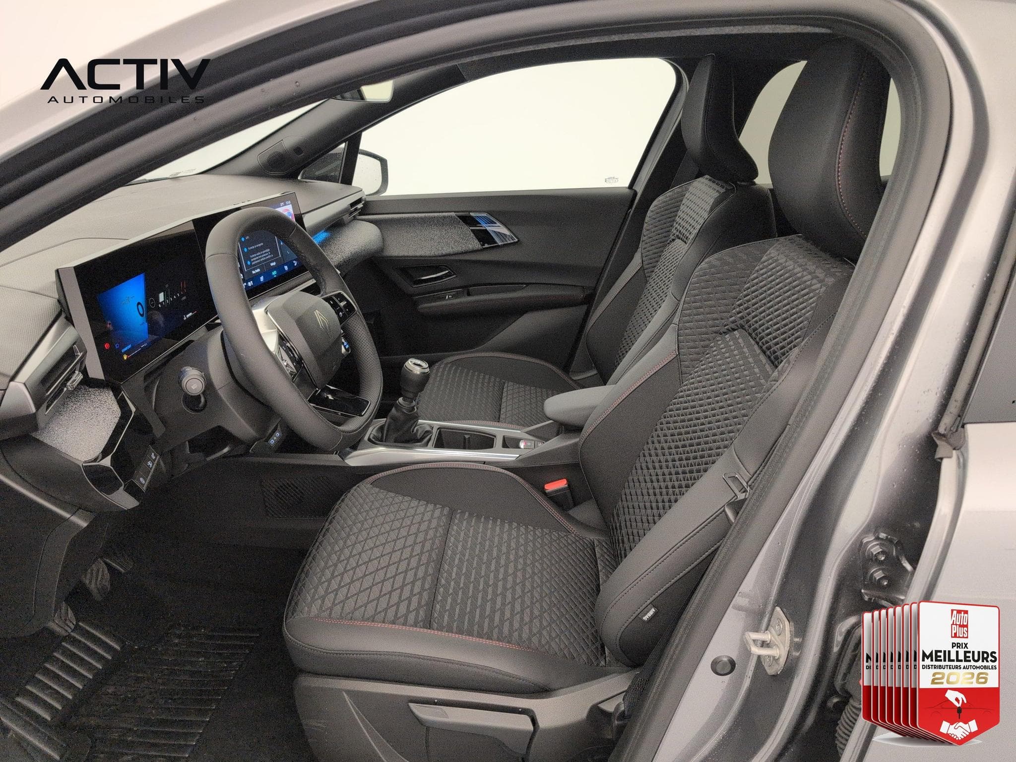 Renault Clio TCE 115 CH TECHNO (2026) - Foto 16