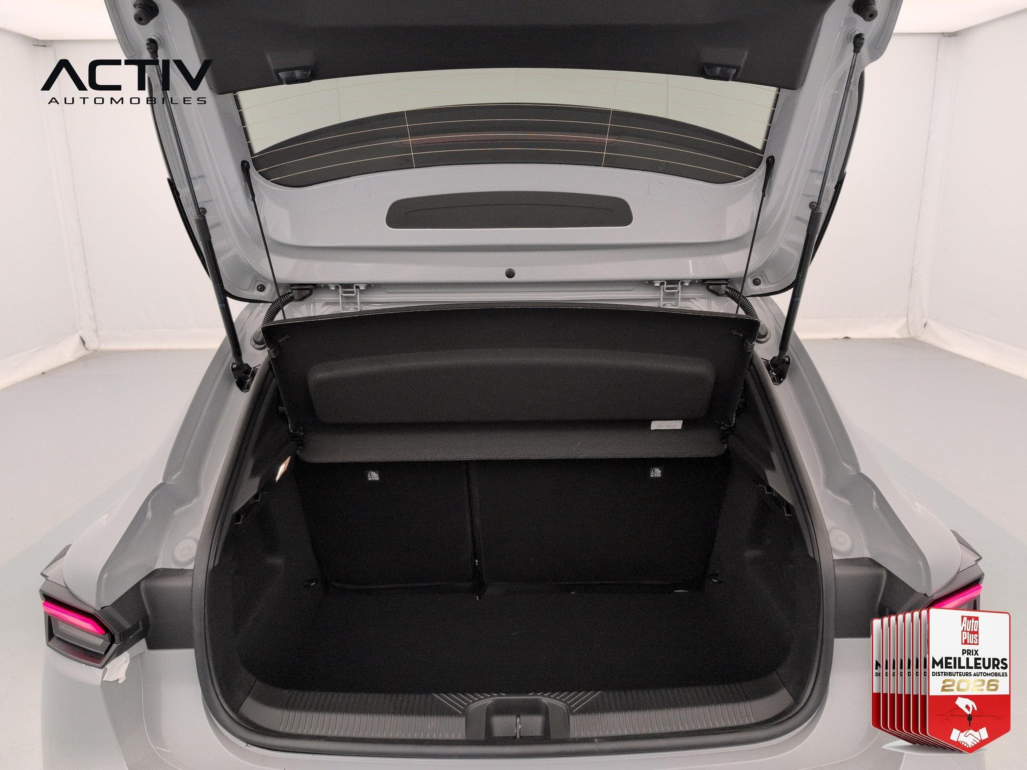 Renault Clio TCE 115 CH TECHNO (2026) - Photo 11