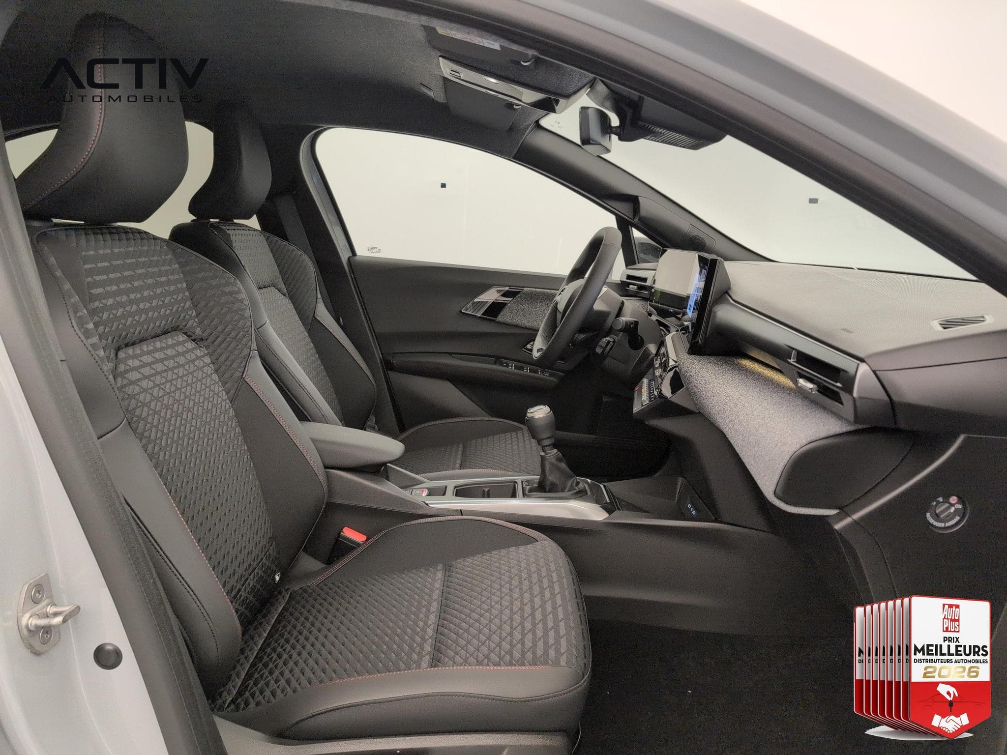 Renault Clio TCE 115 CH TECHNO (2026) - Photo 10
