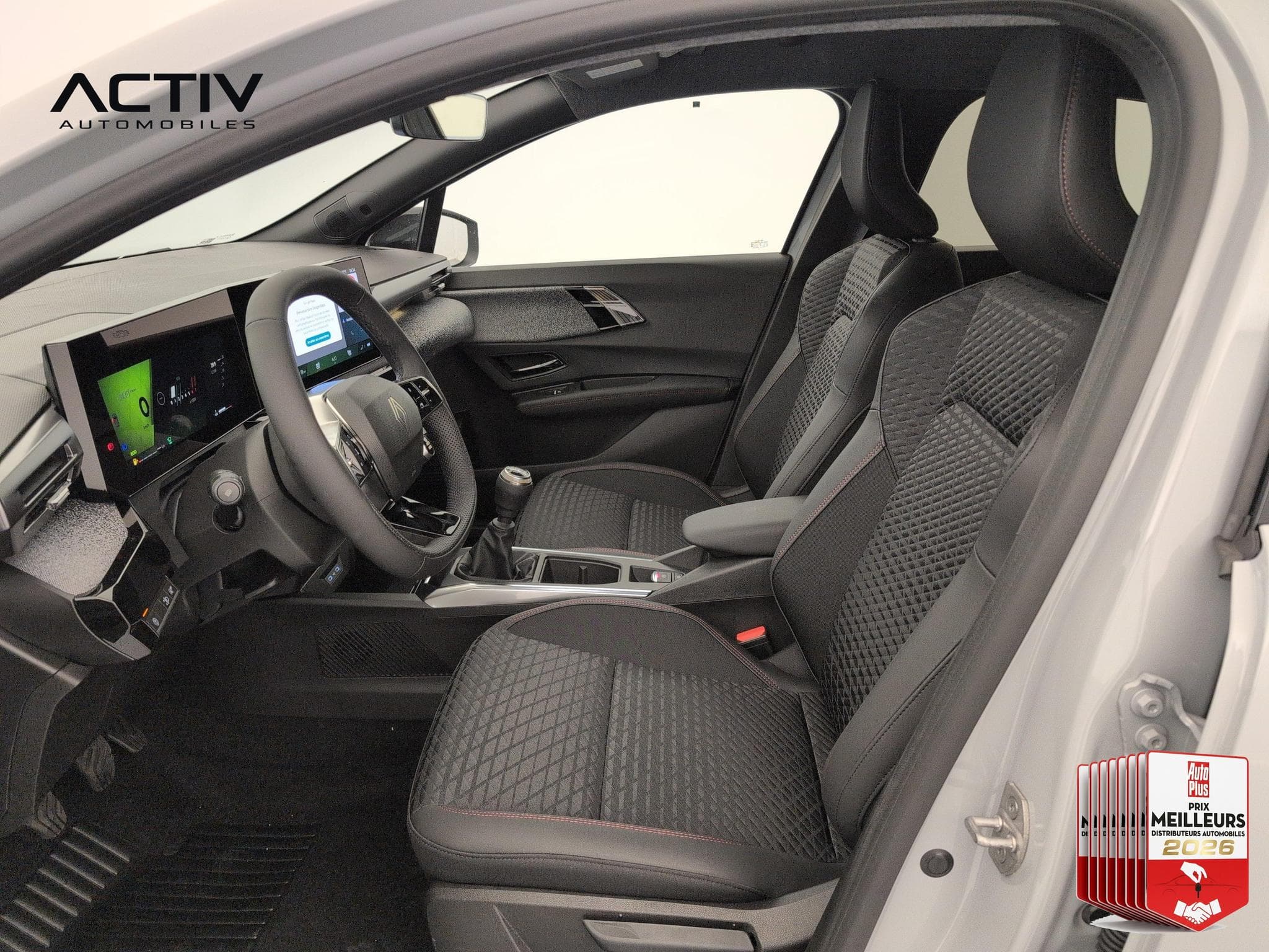 Renault Clio TCE 115 CH TECHNO (2026) - Photo 16