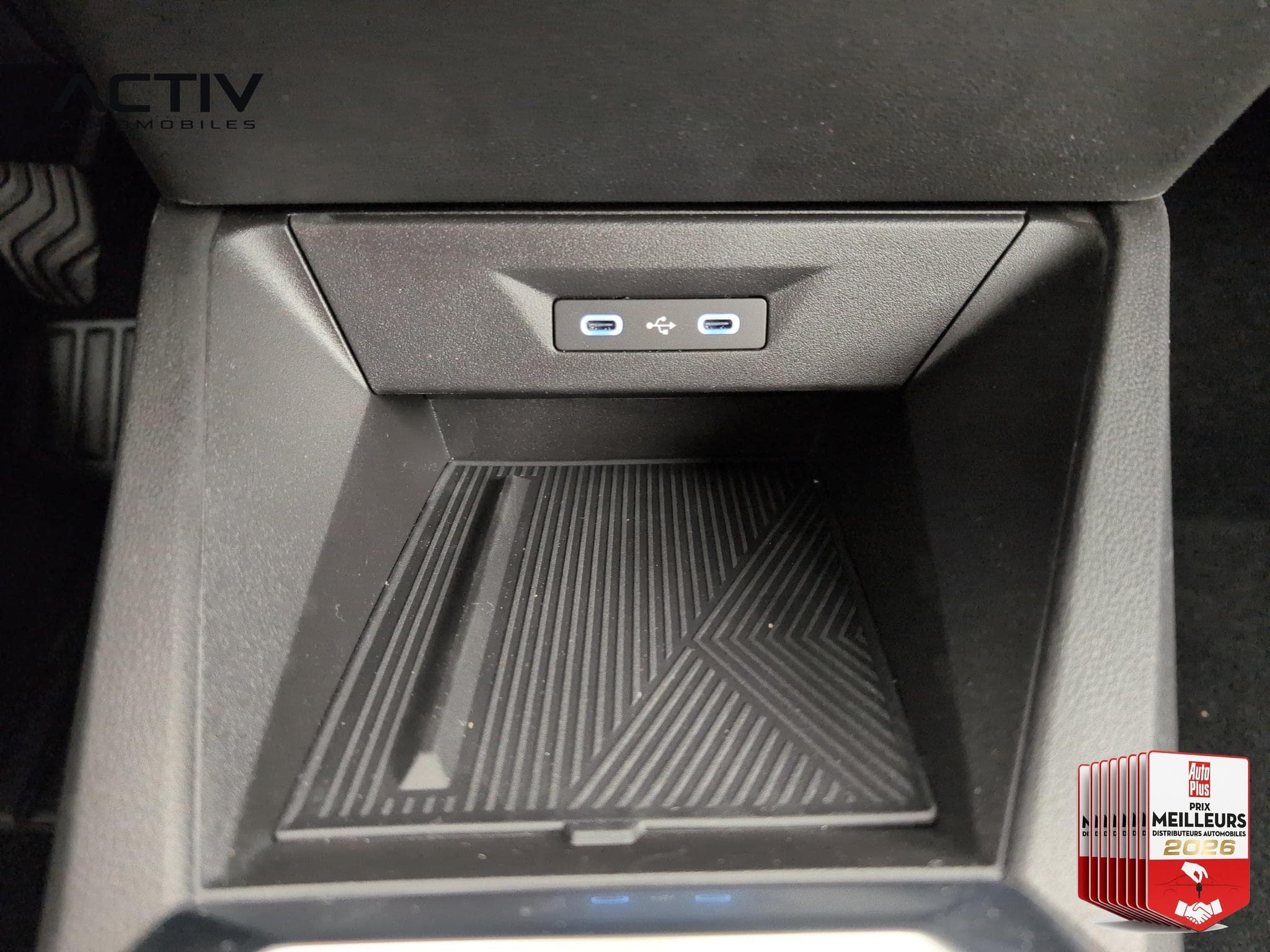 Renault Clio TCE 115 CH TECHNO (2026) - Photo 20