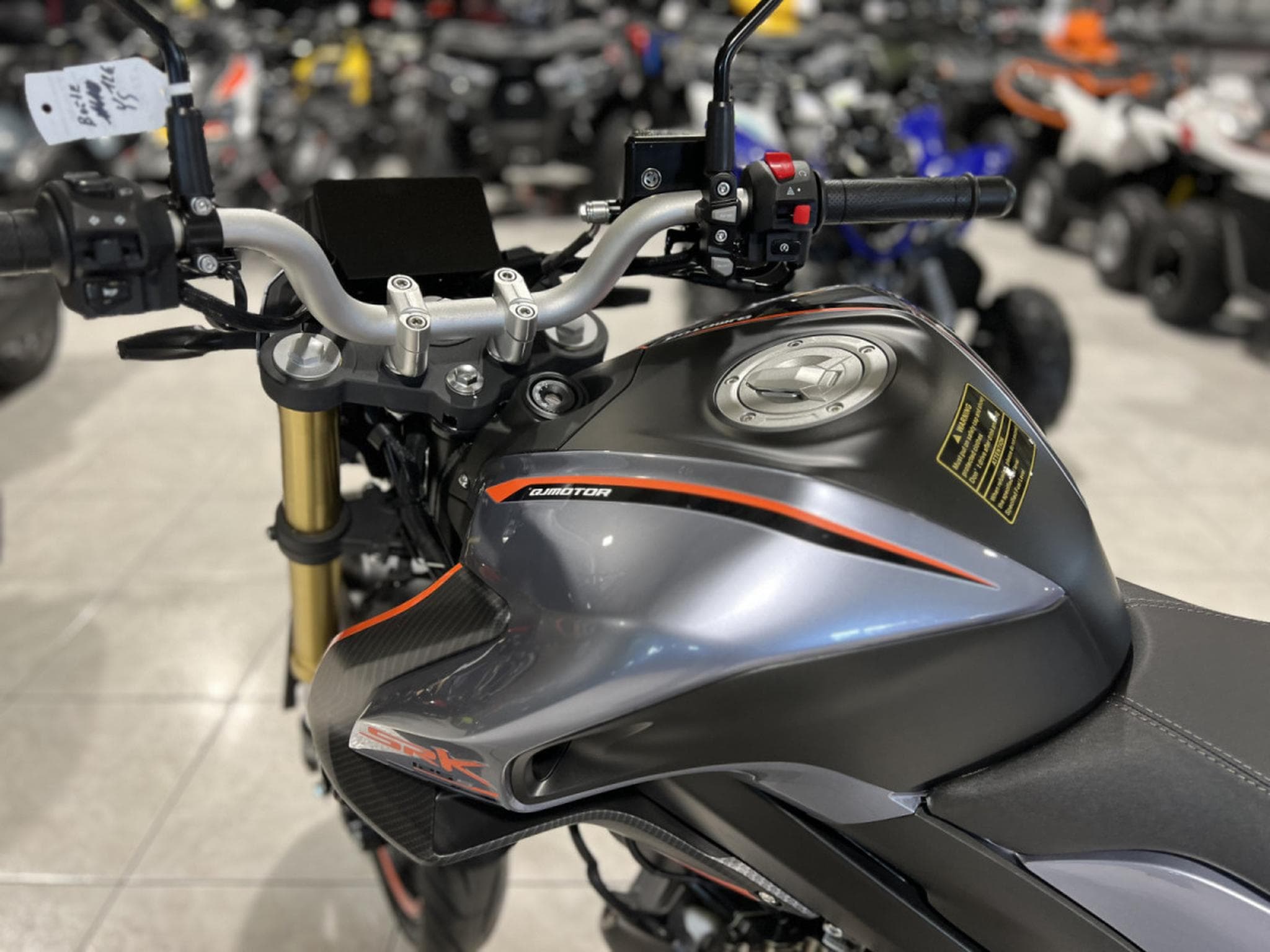 QJmotor SRK 125 S (2026) - Foto 6