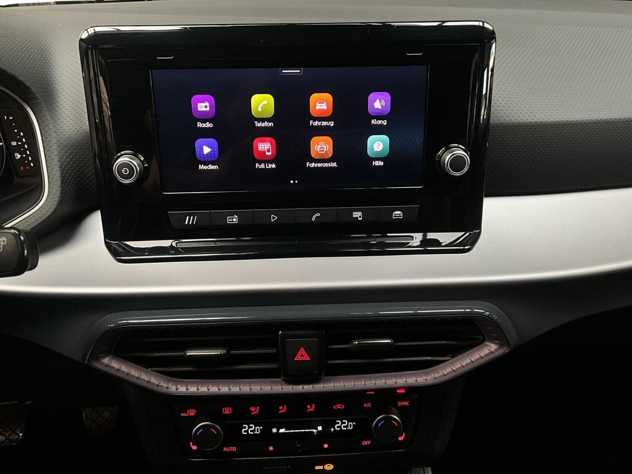 Seat Ibiza Xcellence+P.Vision+P.Luxe+Full-Link+Led+DAB (2025) - Photo 13