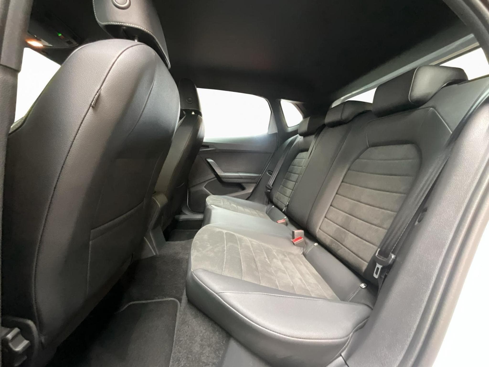 Seat Ibiza Xcellence+P.Vision+P.Luxe+Full-Link+Led+DAB (2025) - Photo 15