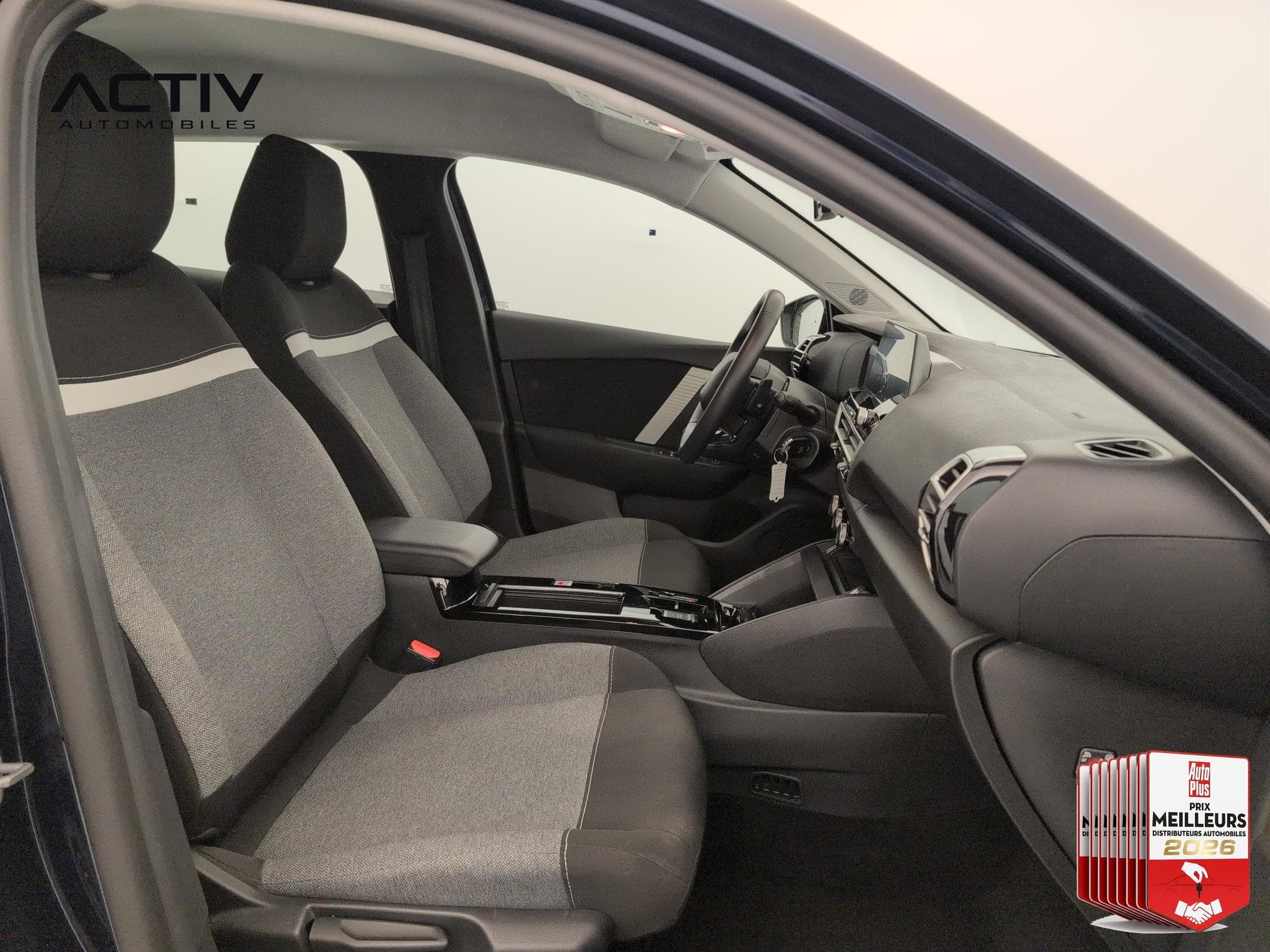 Citroën C4 Hybride 110 ch e-DCS6 You (2025) - Photo 9