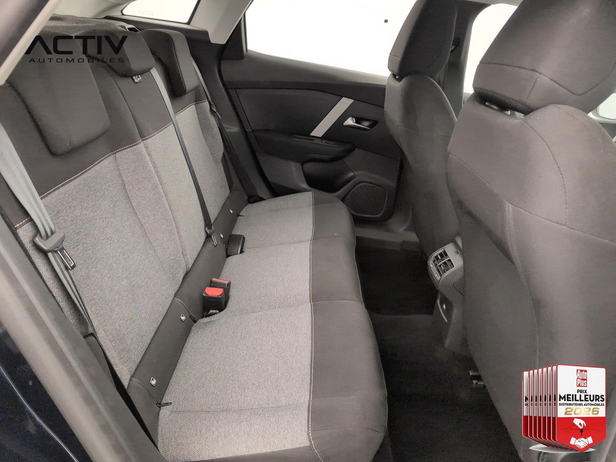 Citroën C4 Hybride 110 ch e-DCS6 You (2025) - Photo 10