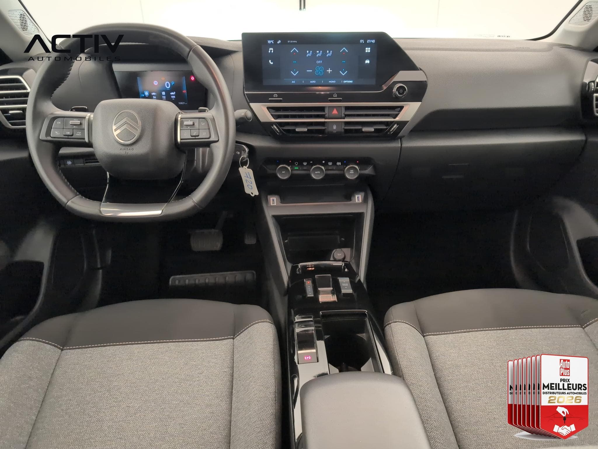 Citroën C4 Hybride 110 ch e-DCS6 You (2025) - Photo 12