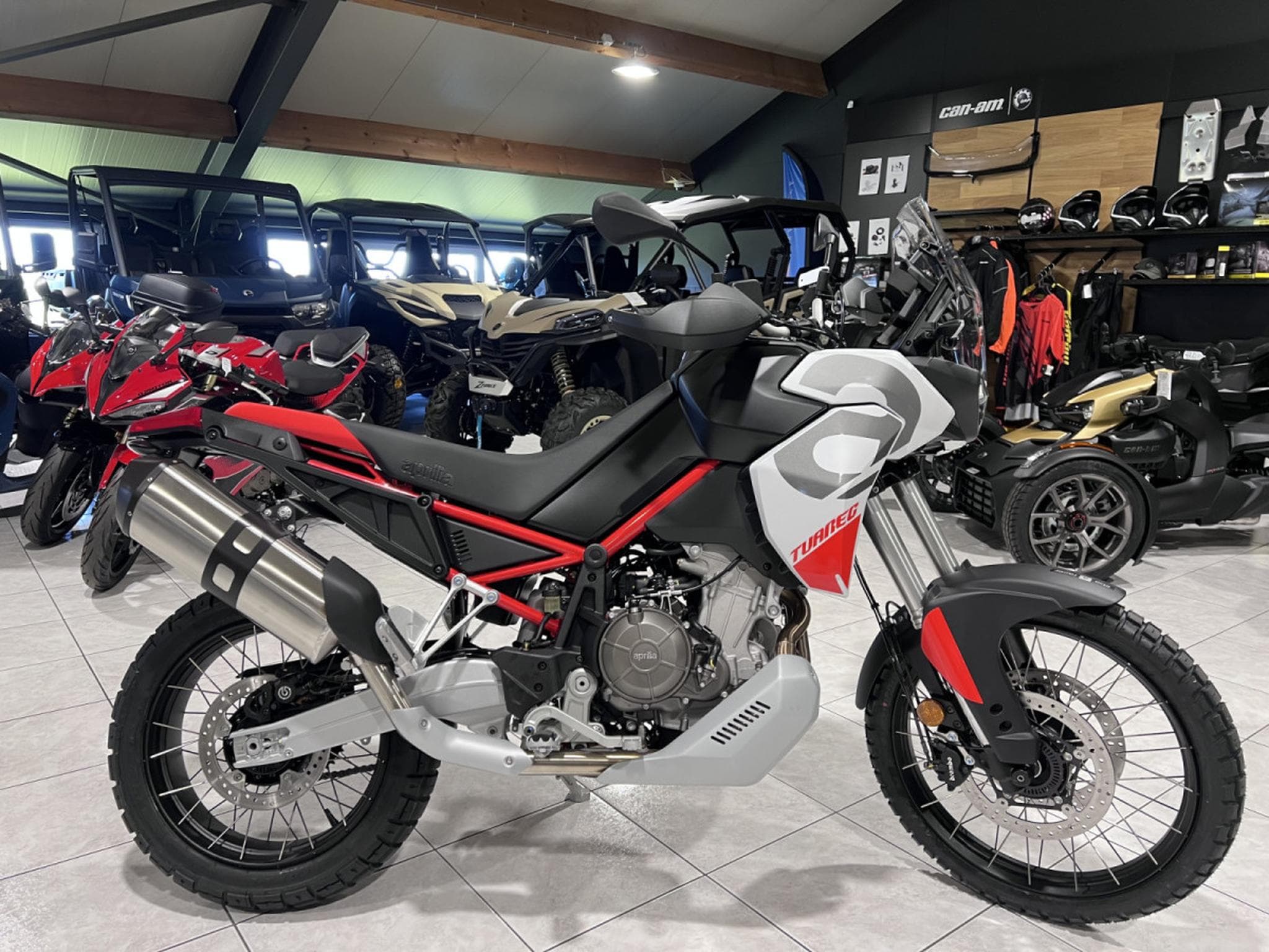 Aprilia Tuareg 660 Hailstrom White disponible aussi en 35 KW (2026) - Foto 1
