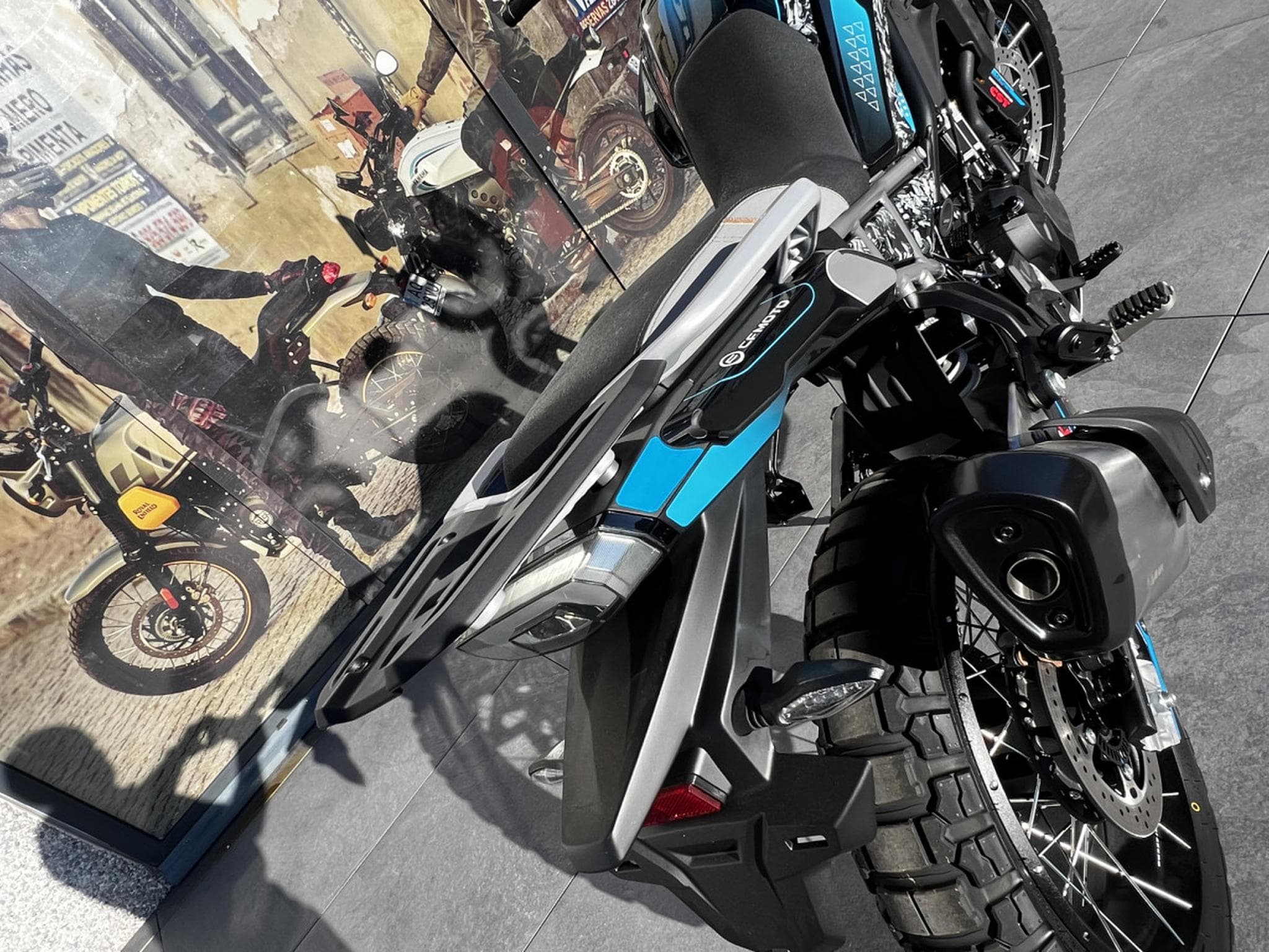 CF Moto 450 MT Réplica (2026) - Foto 5
