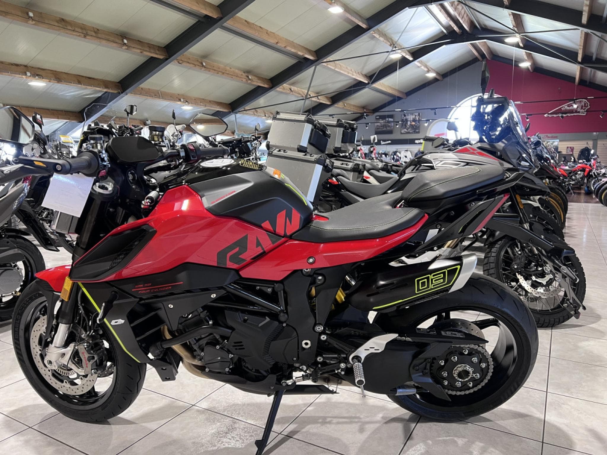 QJmotor SRK 921 (2026) - Foto 4