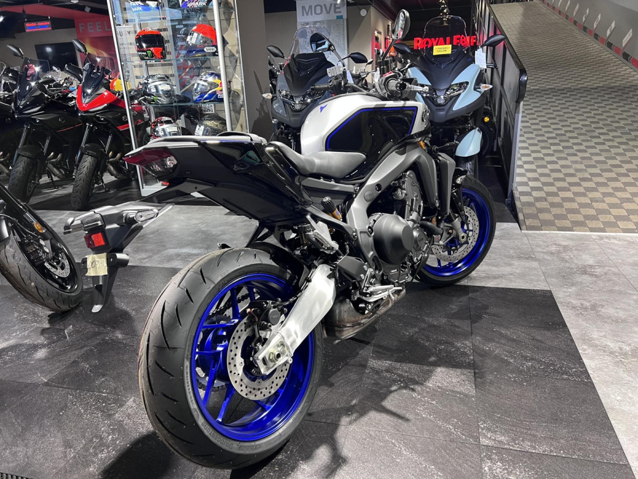 Yamaha MT09 SP (2025) - Photo 3