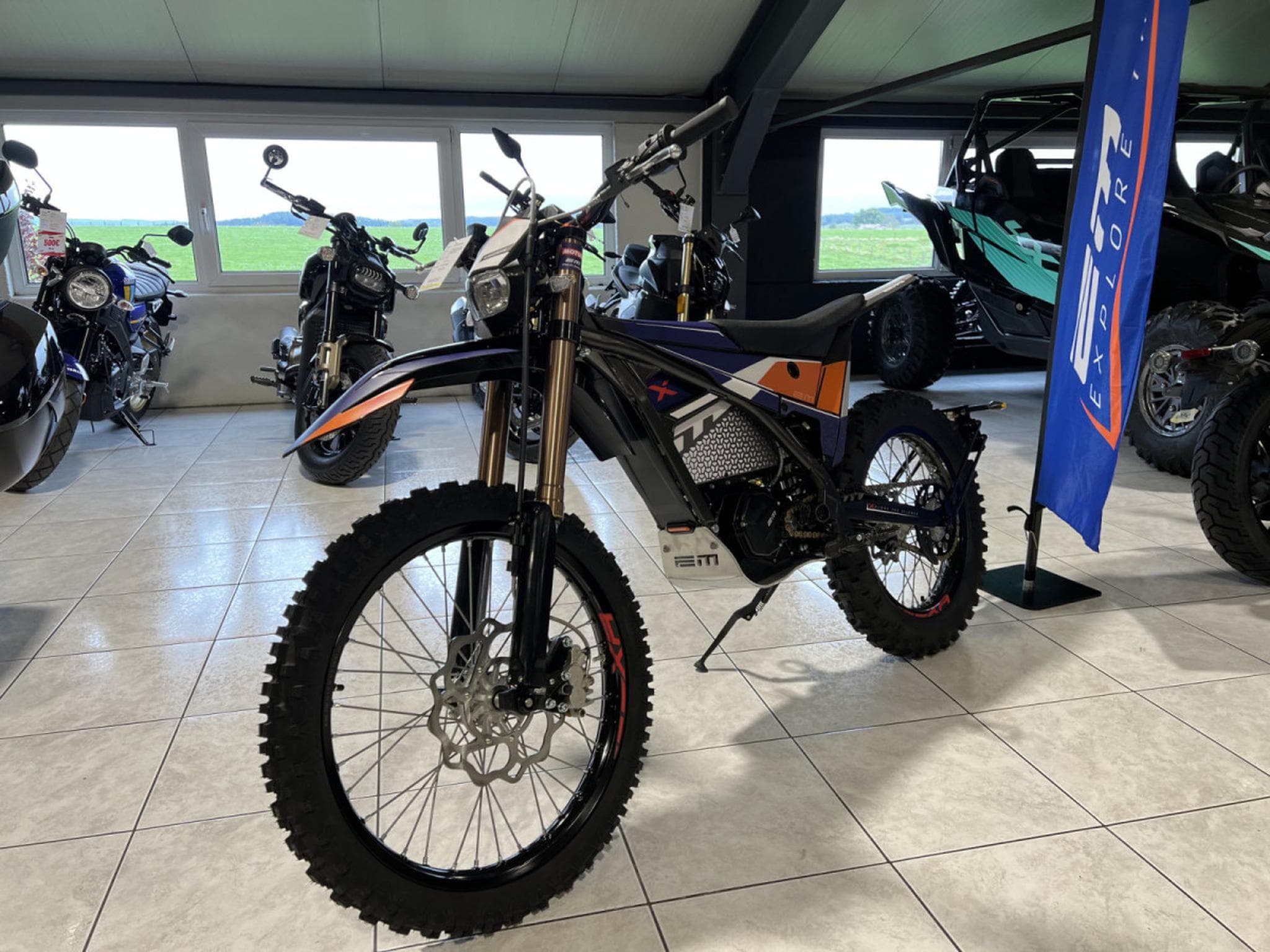 Electric Motion Escape XR 700 NM, 3500 KW, 85 KM/H, Autonomie 88 km, embrayage (2026) - Foto 2