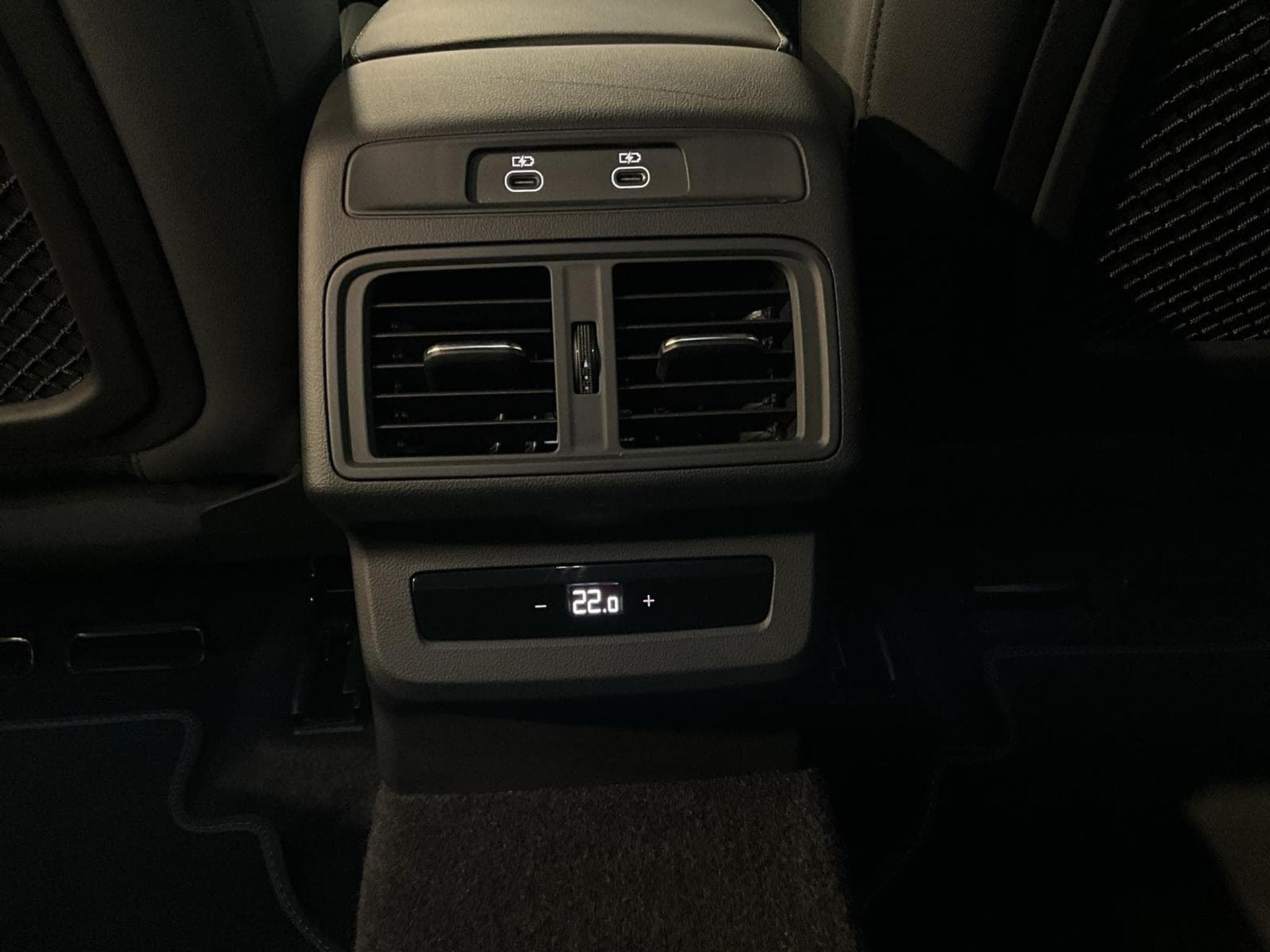 Audi Q5 S-Line+Quattro+S-Tronic+Techplus+P.Business+AHK+LED (2025) - Photo 22