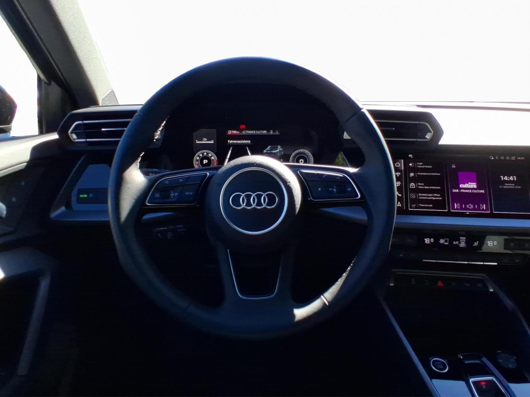 Audi A3 SB+S-line+S-Tronic+P.Business+Led+Navi+Dab (2025) - Photo 10