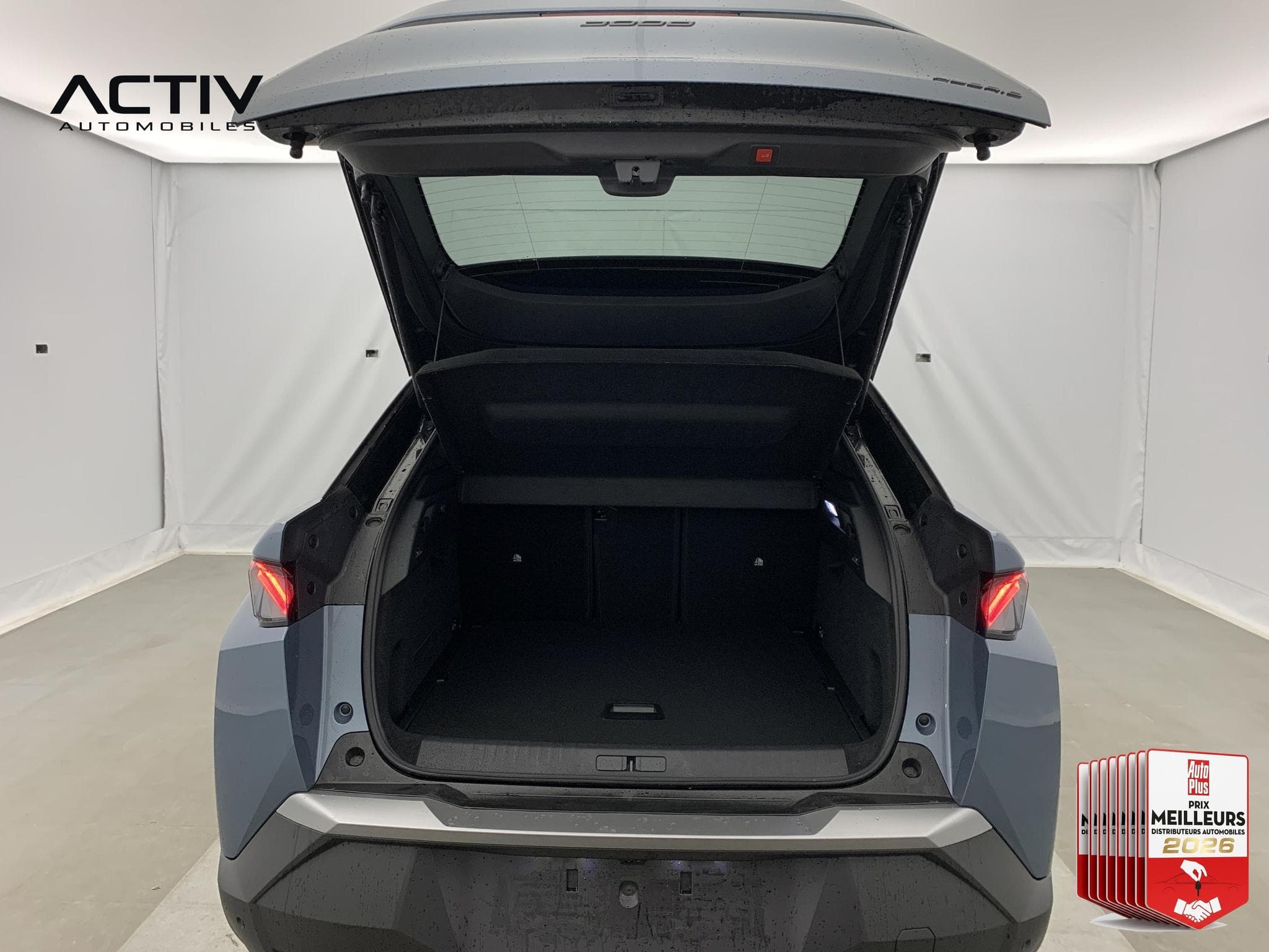 Peugeot 3008 Hybrid 145 e-DCS6 GT (2025) - Photo 12