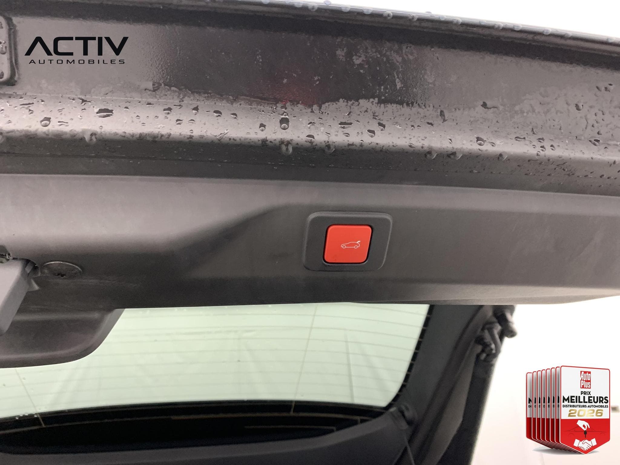 Peugeot 3008 Hybrid 145 e-DCS6 GT (2025) - Photo 13