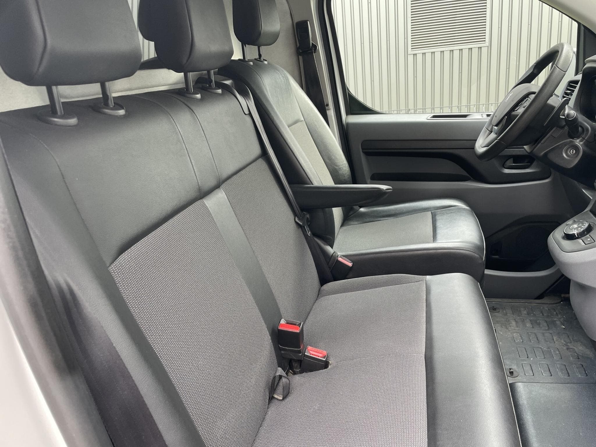 Peugeot Expert 2.0 BLUEHDi L3H1 177Ch EAT6 (2019) - Photo 6