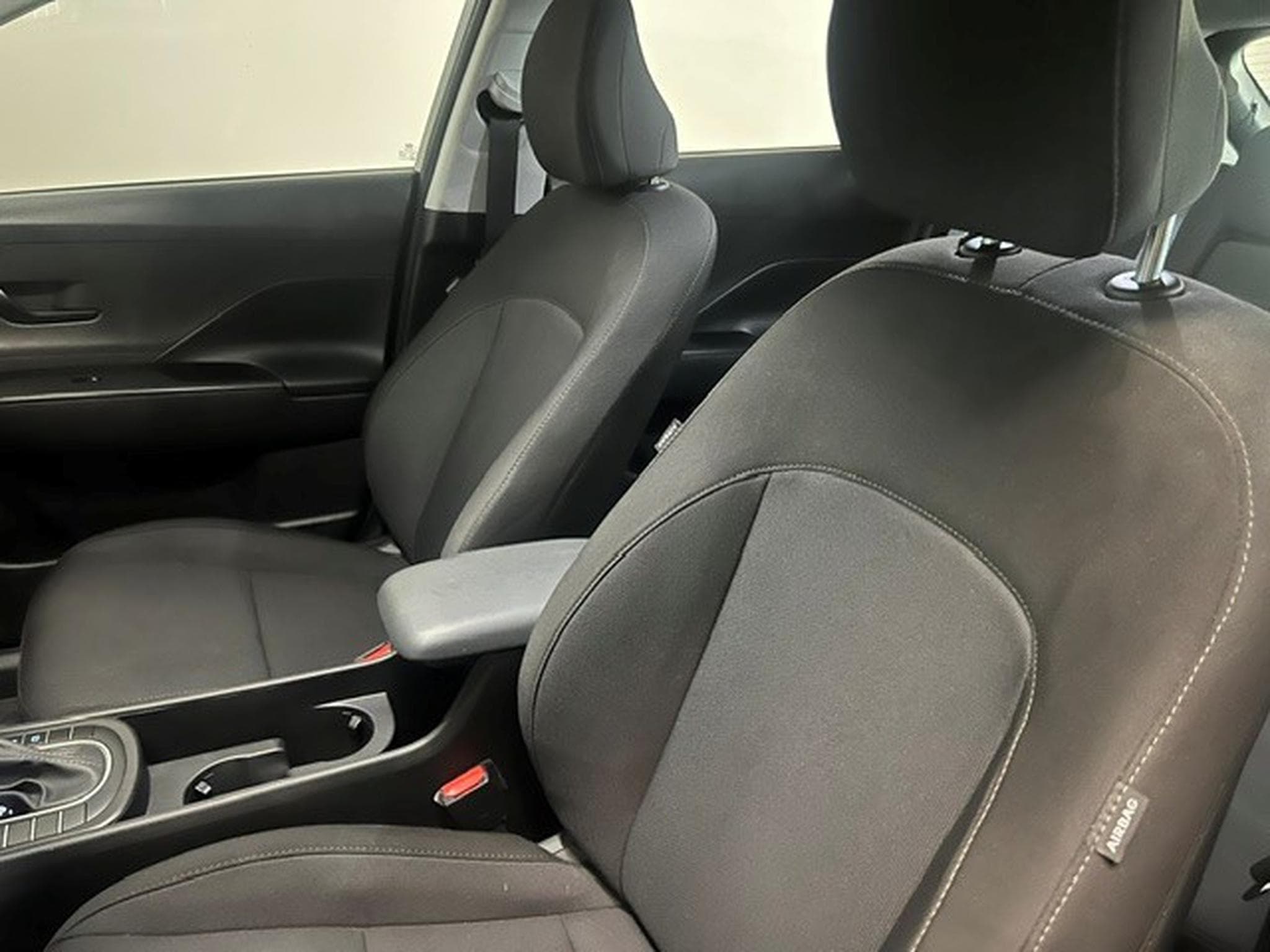 Hyundai Kona 1.6 TGDI TECHNO AUTOMATIQUE (2025) - Foto 8