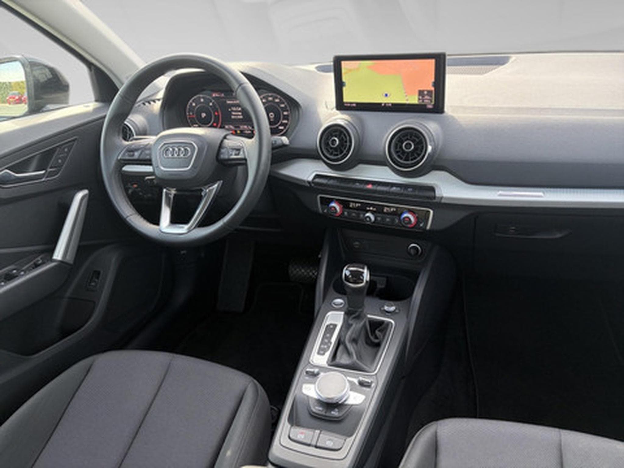 Audi Q2 30 TDI S tronic S Line (2023) - Photo 6