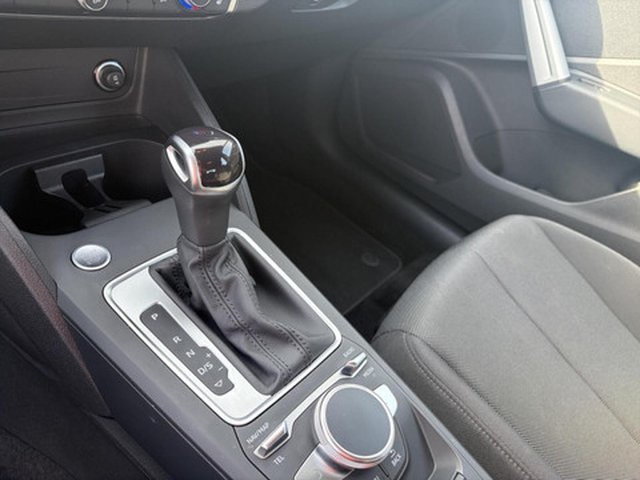 Audi Q2 30 TDI S tronic S Line (2023) - Photo 9