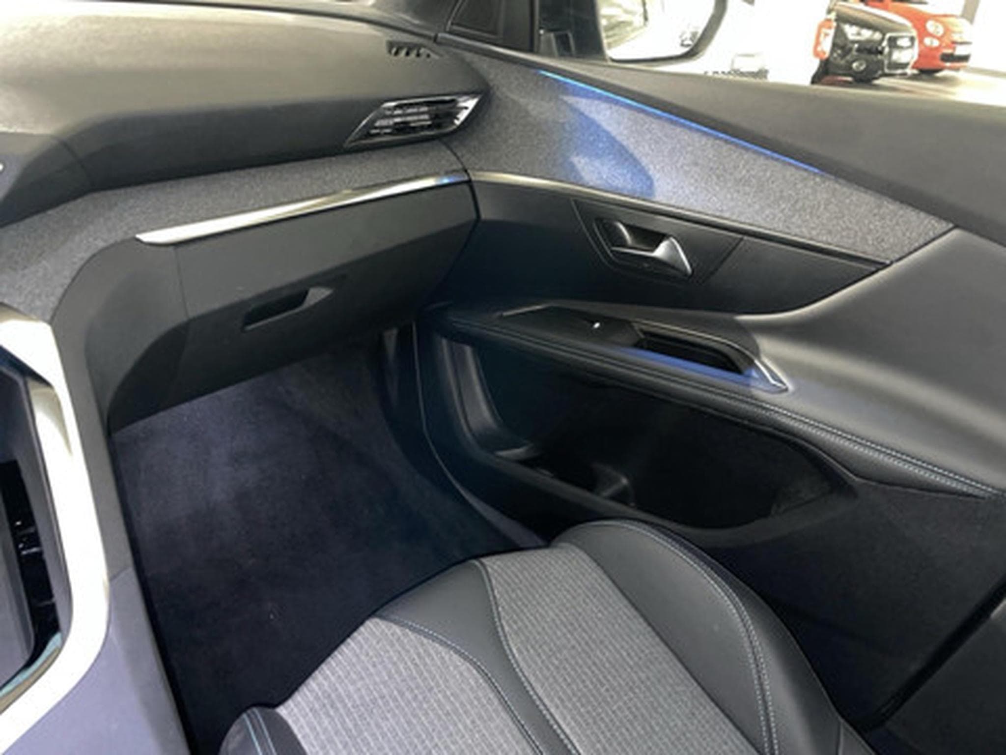 Peugeot 3008 1.2 HYBRID 136 e-DSC6 (2023) - Photo 9