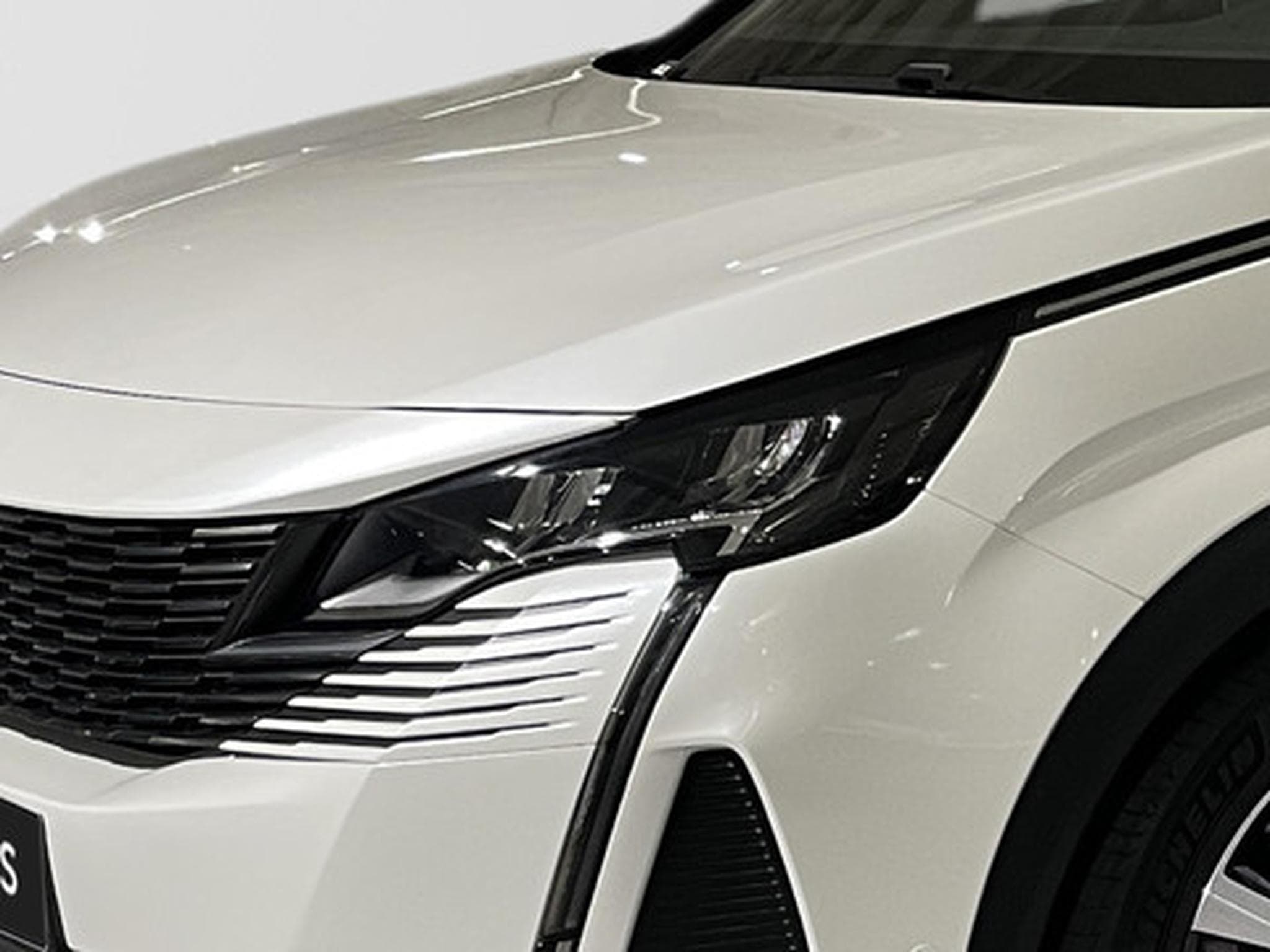 Peugeot 3008 1.2 HYBRID 136 e-DSC6 (2023) - Photo 21
