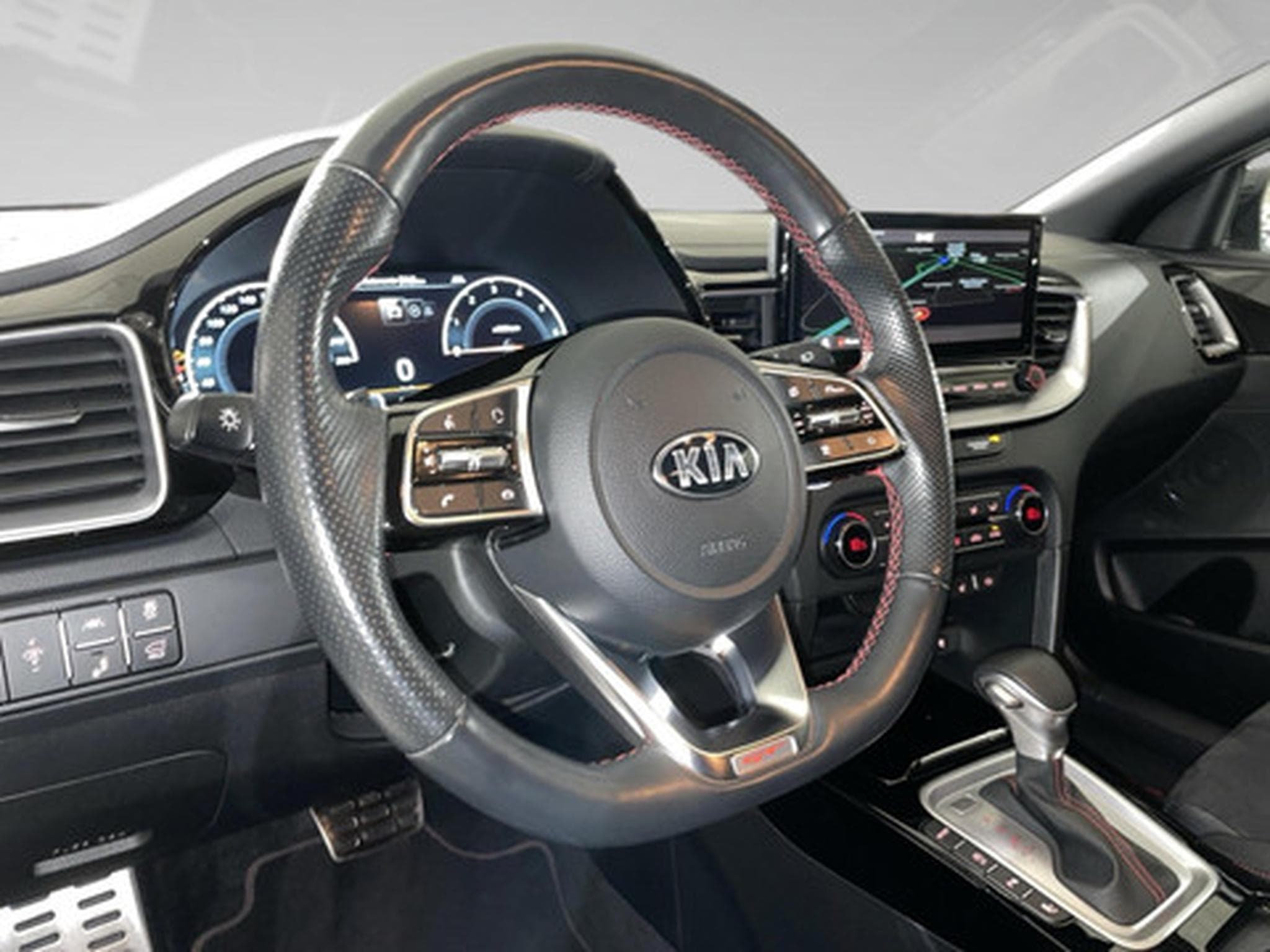 Kia ProCeed GT 1.6 T-GDI 204 DCT ISG (2021) - Photo 8