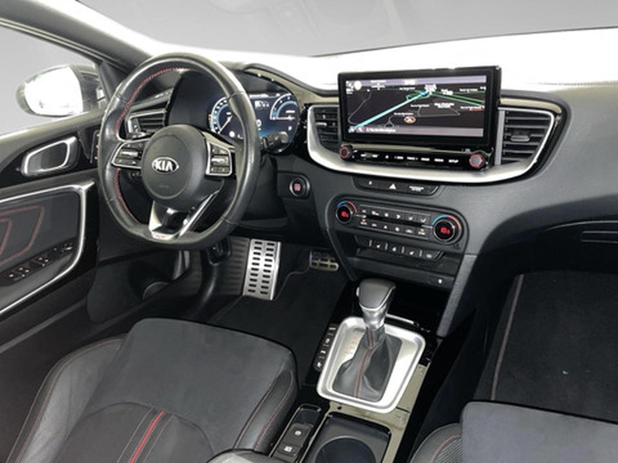 Kia ProCeed GT 1.6 T-GDI 204 DCT ISG (2021) - Photo 7