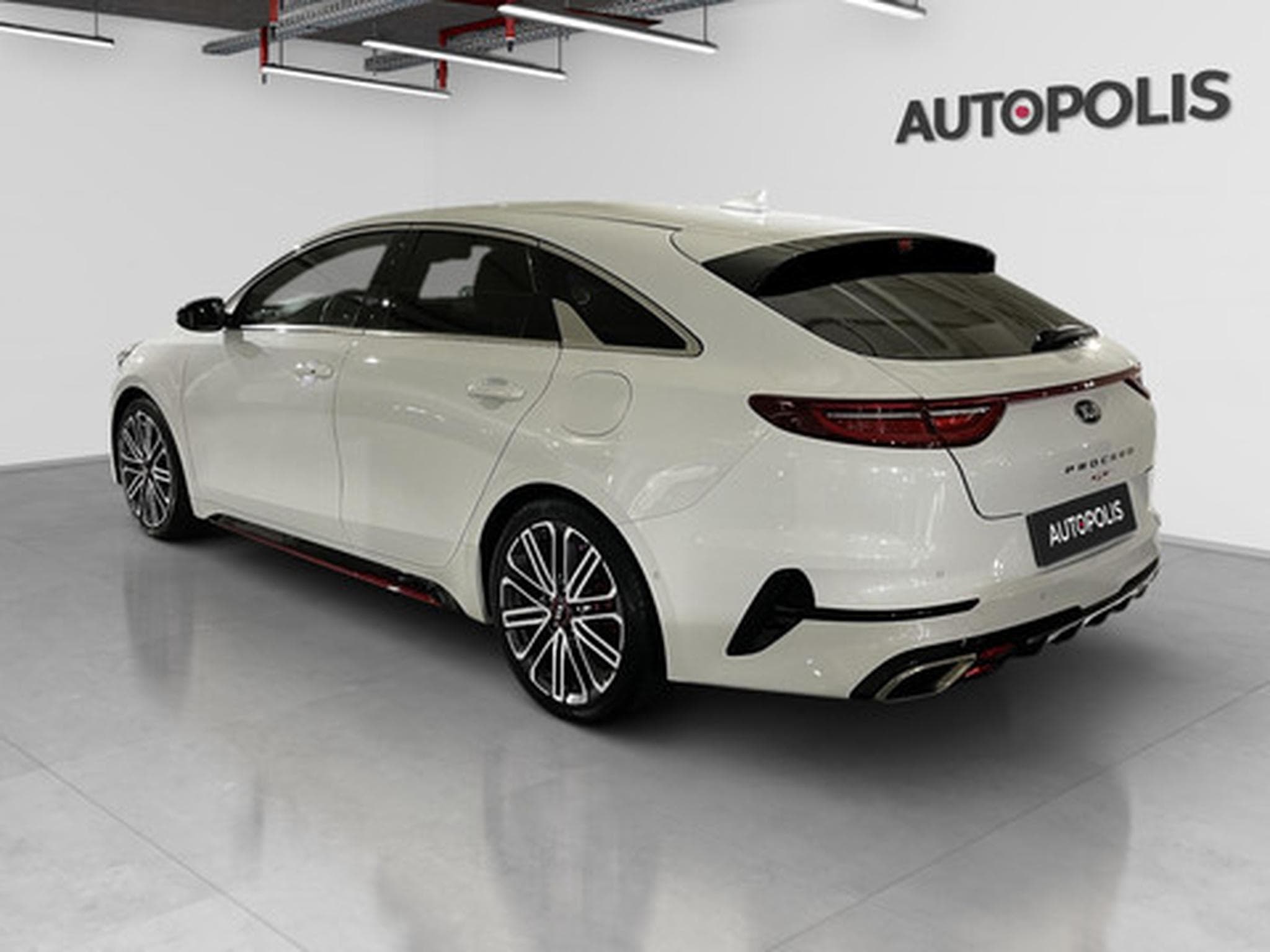 Kia ProCeed GT 1.6 T-GDI 204 DCT ISG (2021) - Photo 18