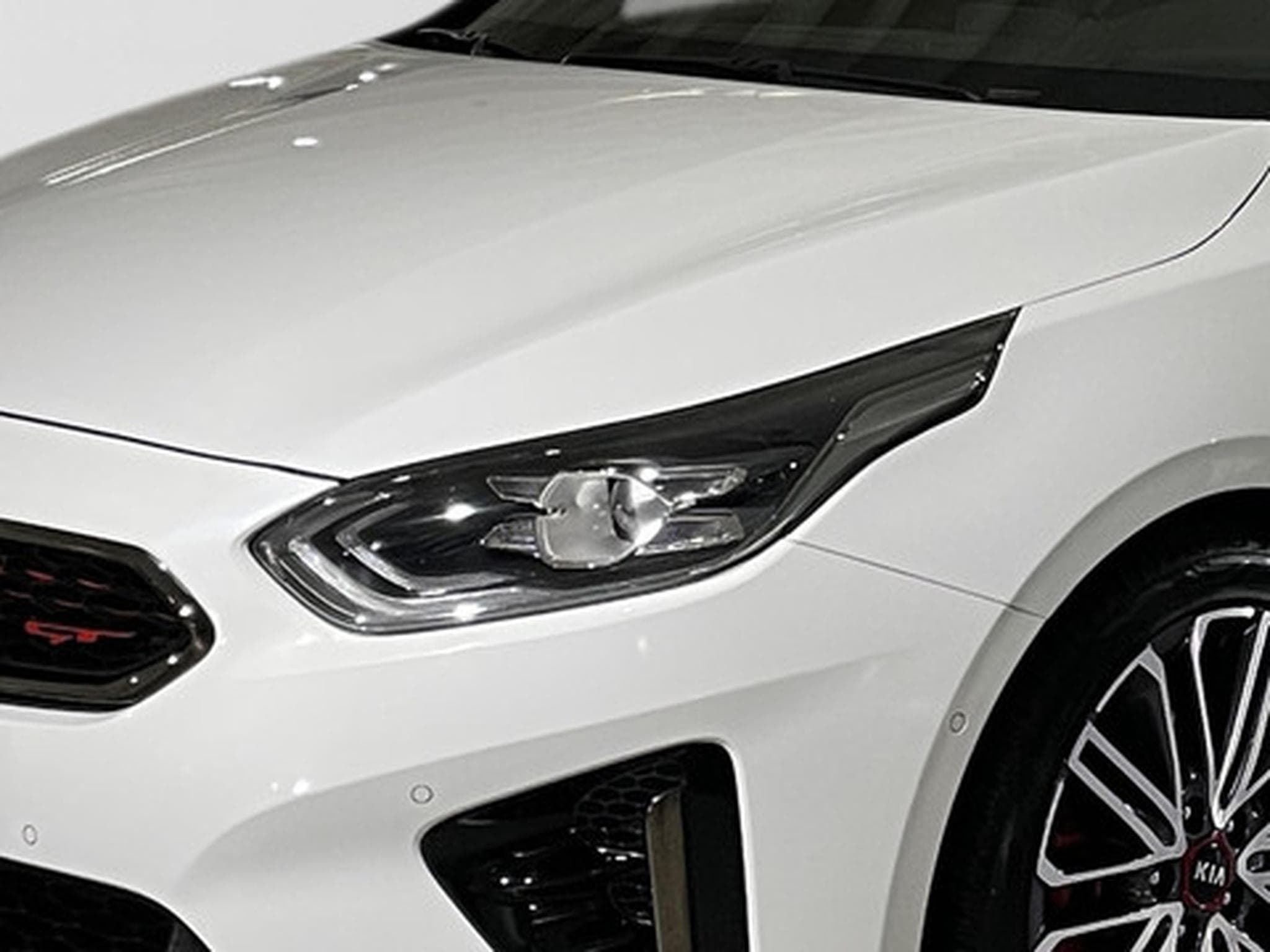 Kia ProCeed GT 1.6 T-GDI 204 DCT ISG (2021) - Photo 21
