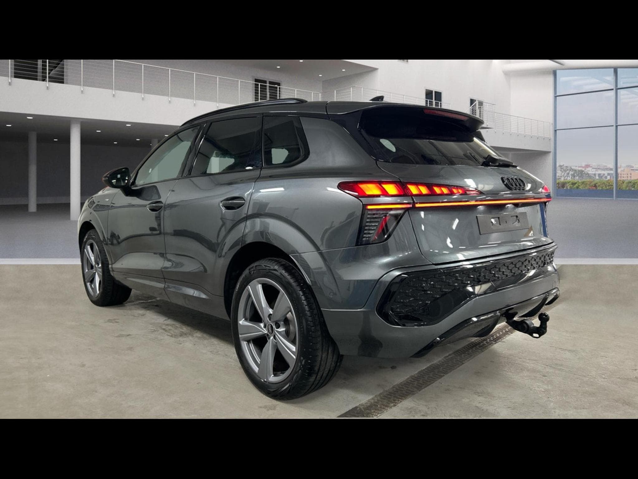 Audi Q3 S-LINE 2.0 TDI S TRONIC 150 CV *PANO*  *TECH PLUS* ATTELAGE* (2026) - Foto 5