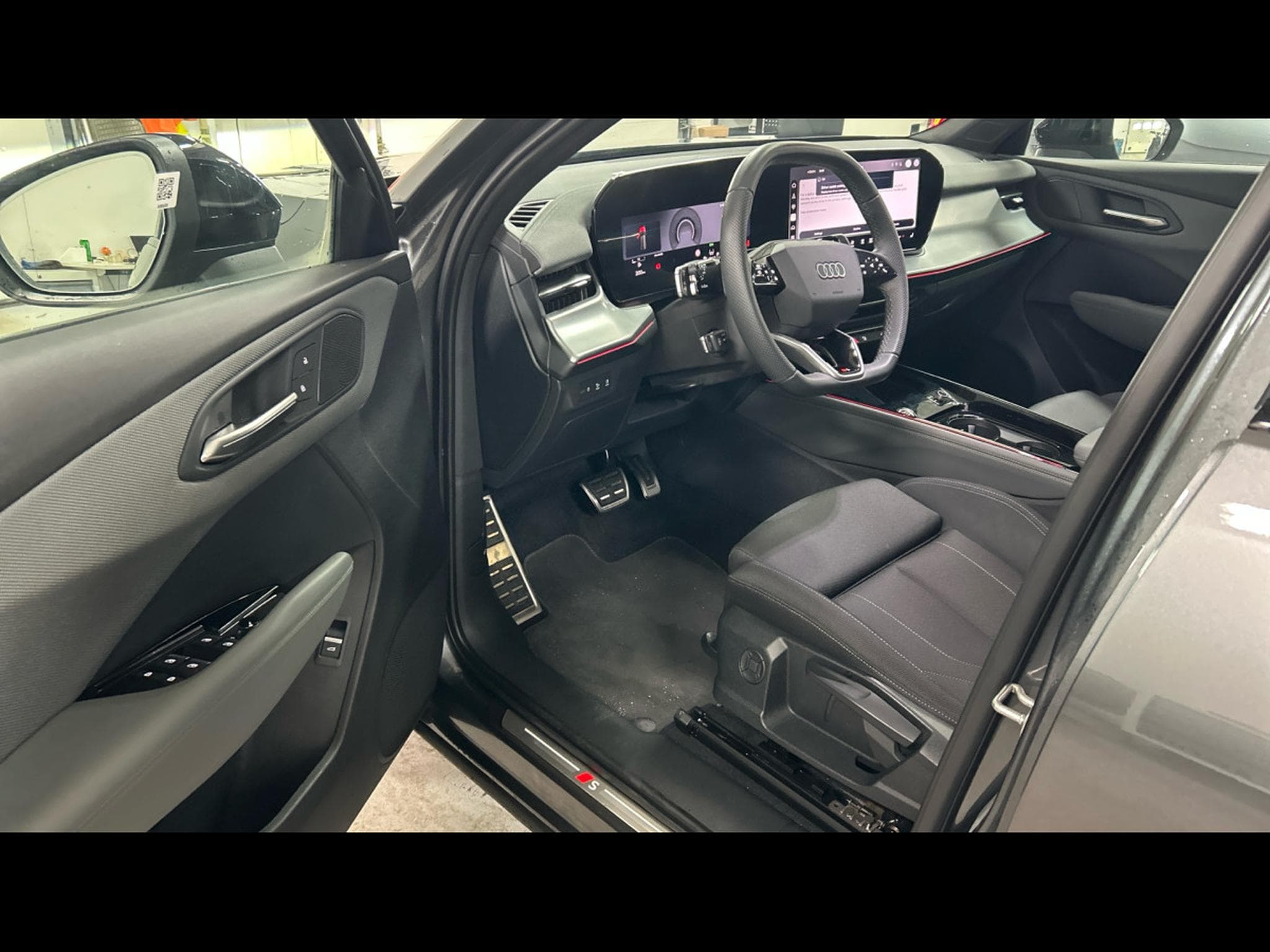 Audi Q3 S-LINE 2.0 TDI S TRONIC 150 CV *PANO*  *TECH PLUS* ATTELAGE* (2026) - Foto 7