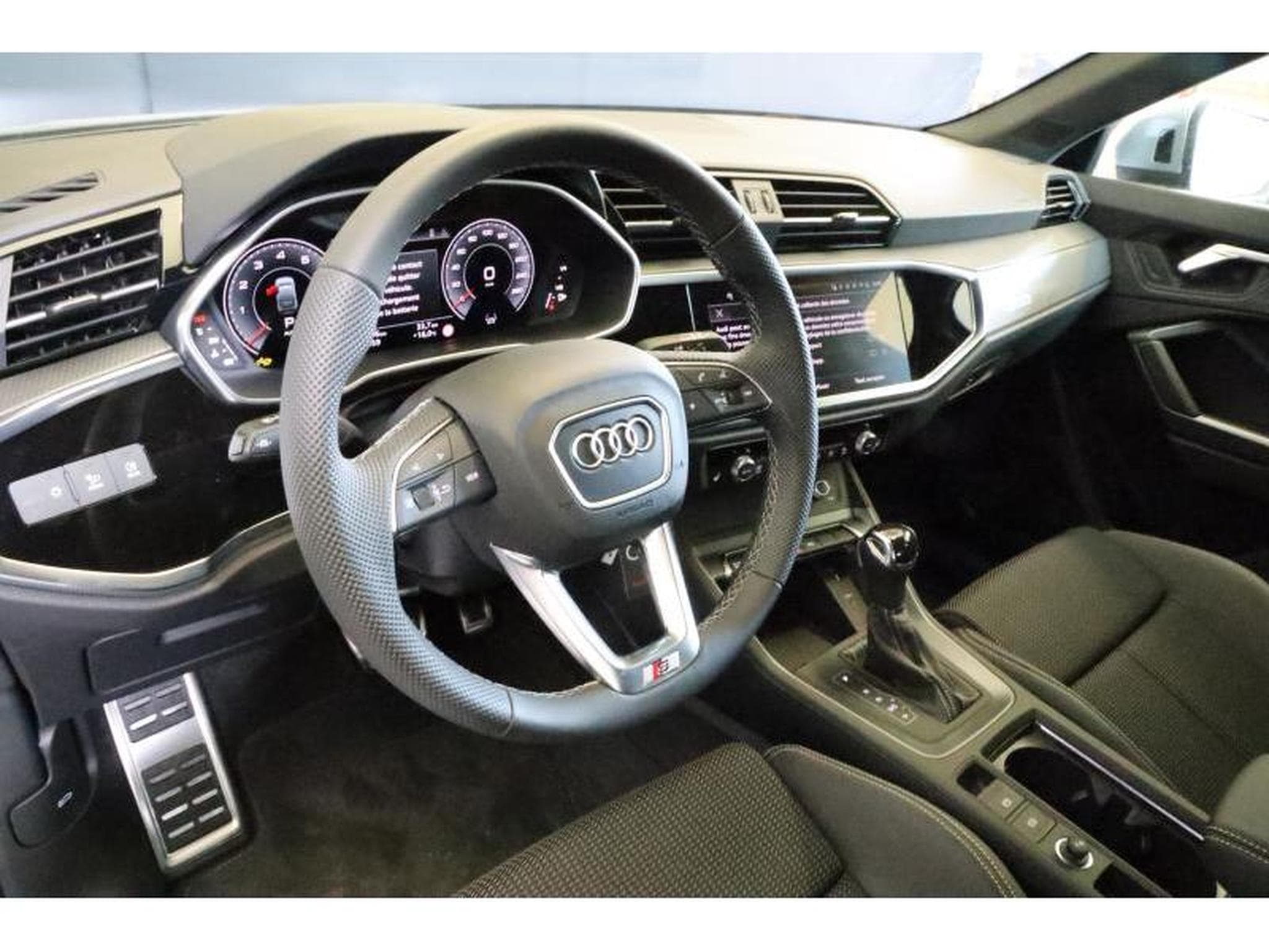 Audi Q3 Sportback (2025) - Photo 10