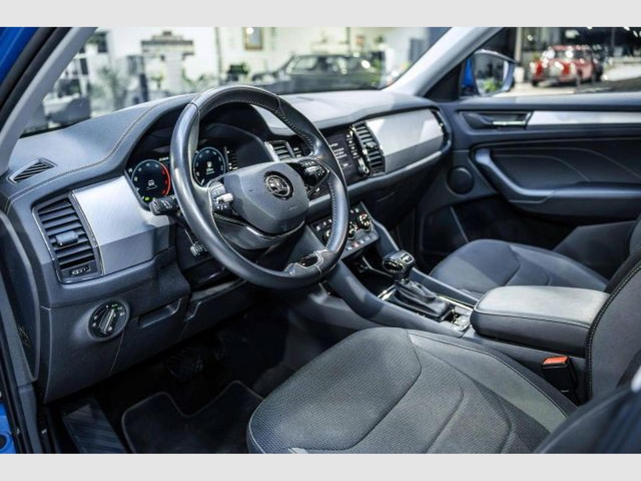 Skoda Kodiaq Kodiaq 2.0 TDI DSG NAVI LED AHK 7-Sitze VIRTUAL (2023) - Foto 15