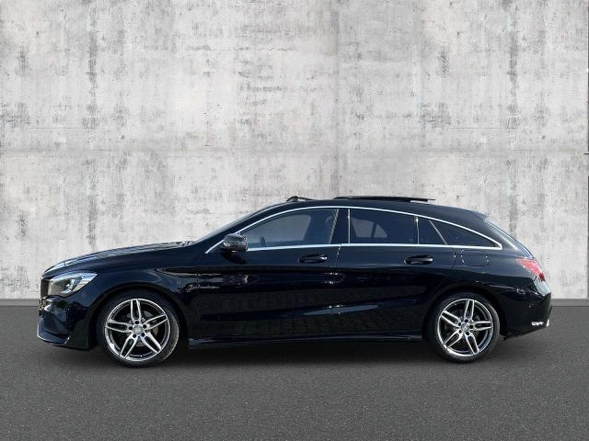 Mercedes CLA 180 CLA 180 Shooting Brake AMG-Line NAVI LED PANO (2016) - Photo 3
