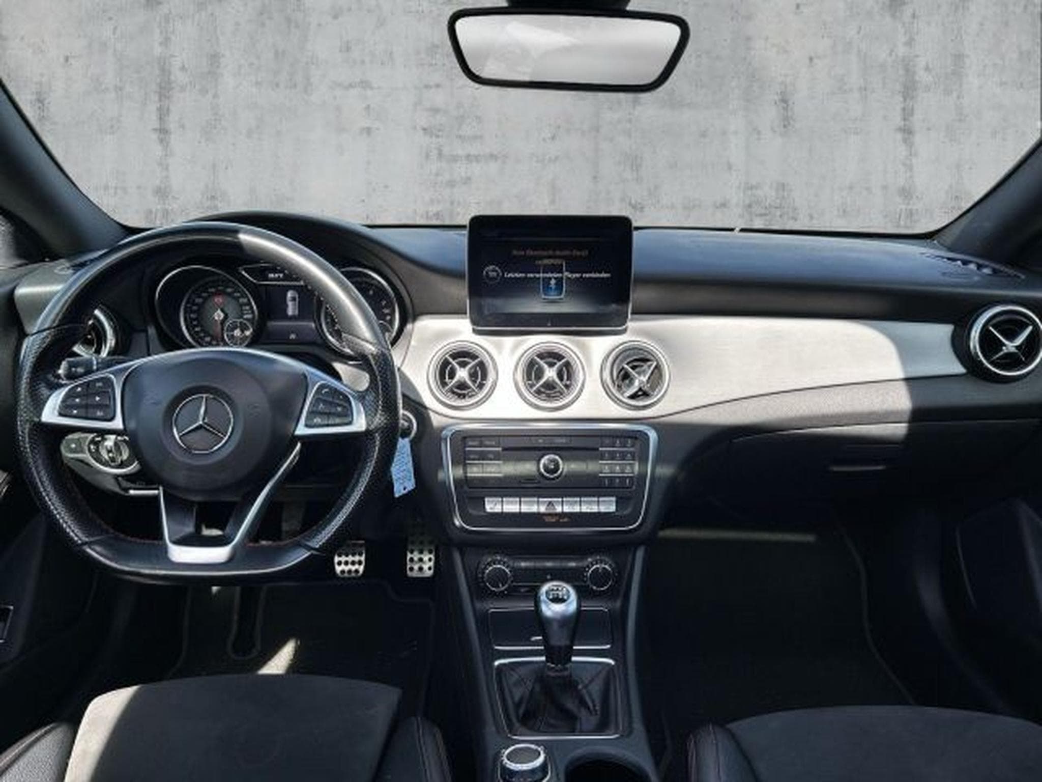 Mercedes CLA 180 CLA 180 Shooting Brake AMG-Line NAVI LED PANO (2016) - Photo 15
