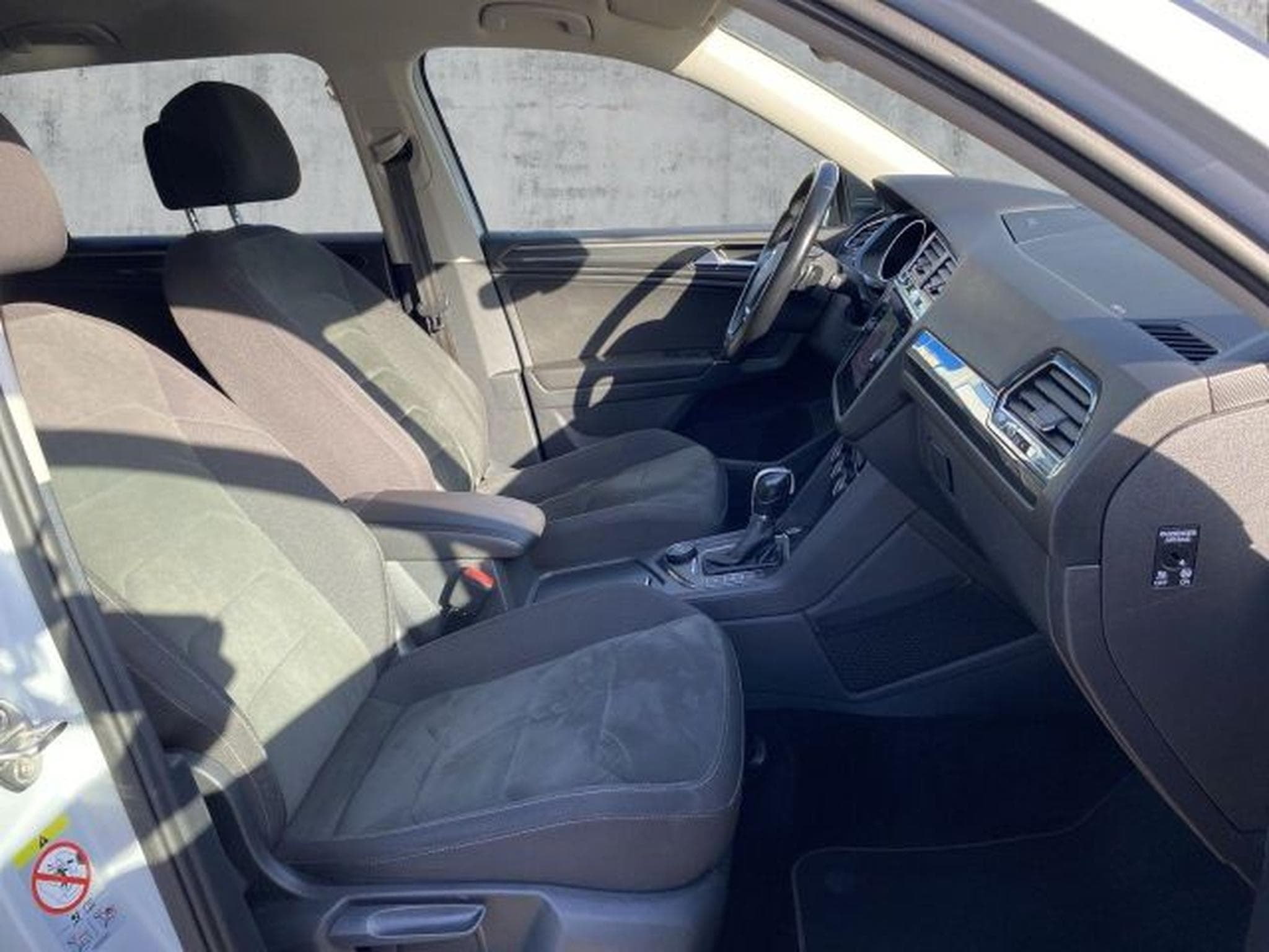 VW Tiguan Tiguan Allspace 2.0 TDI DSG Highl R-Line 4M AHK (2019) - Foto 14