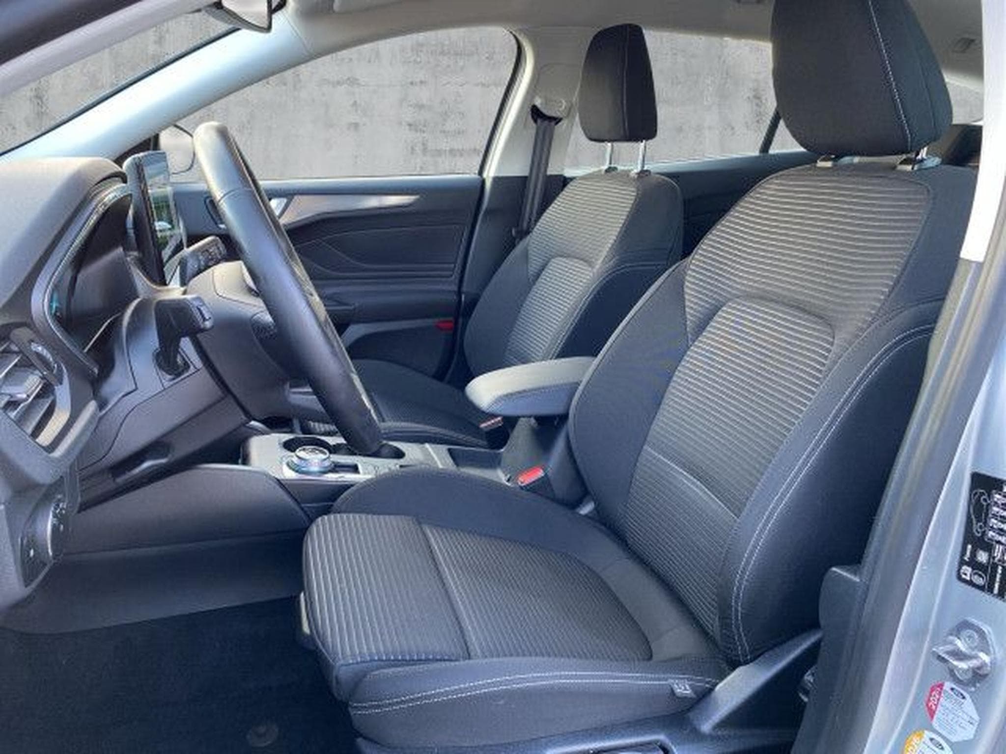 Ford Focus Focus 1.5 D Autom. EcoBlue Titanium NAVI LED RFK (2023) - Photo 11