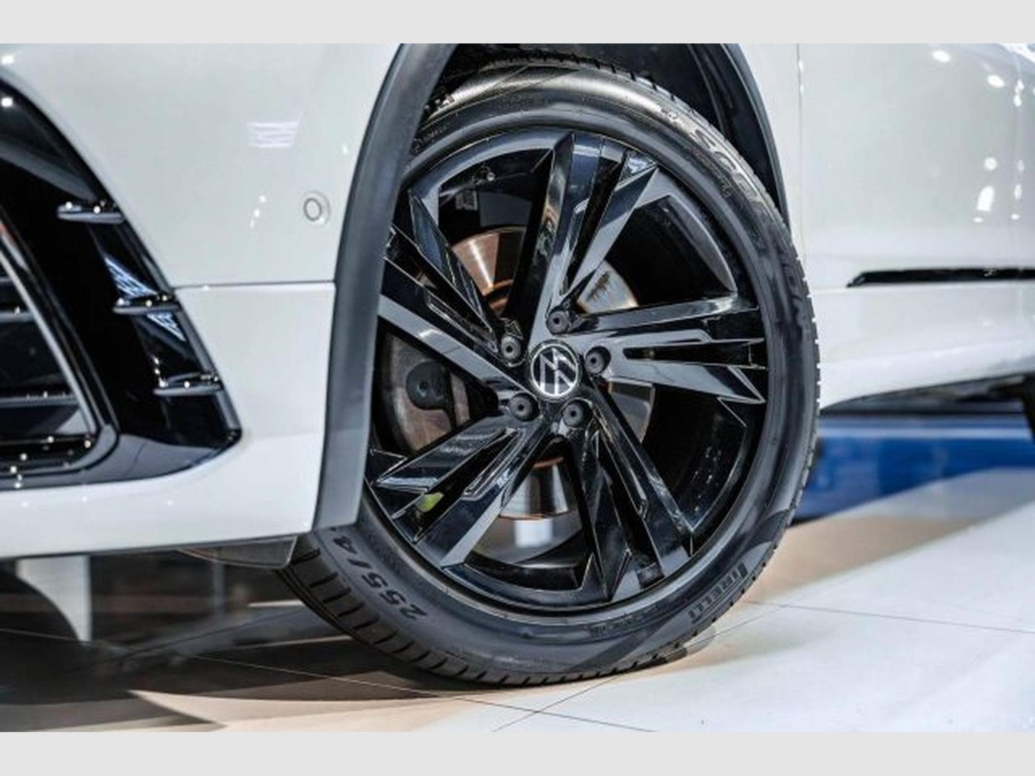 VW Tiguan Tiguan Allspace R-Line 4M 7-Sitze STHZG AHK H&amp;K (2023) - Foto 4