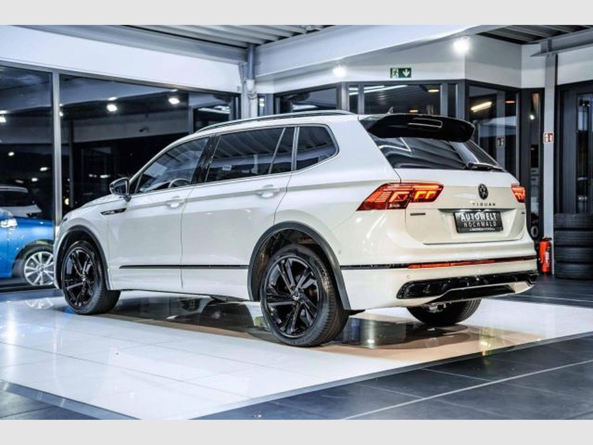 VW Tiguan Tiguan Allspace R-Line 4M 7-Sitze STHZG AHK H&amp;K (2023) - Foto 12
