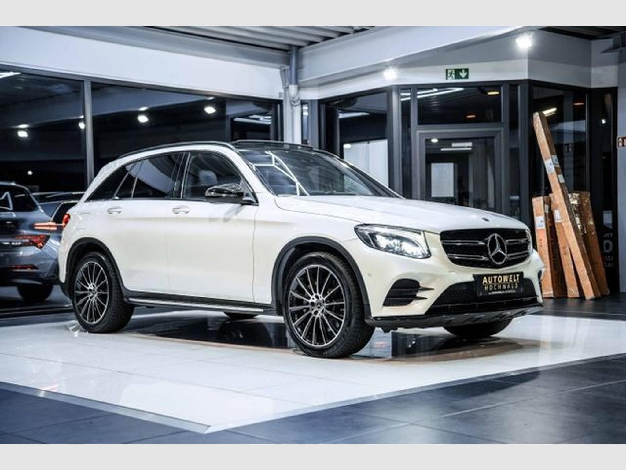 Mercedes GLC 350 GLC 350d 9G AMG-Line 4Matic NAVI PANO Night Burm (2019) - Photo 6